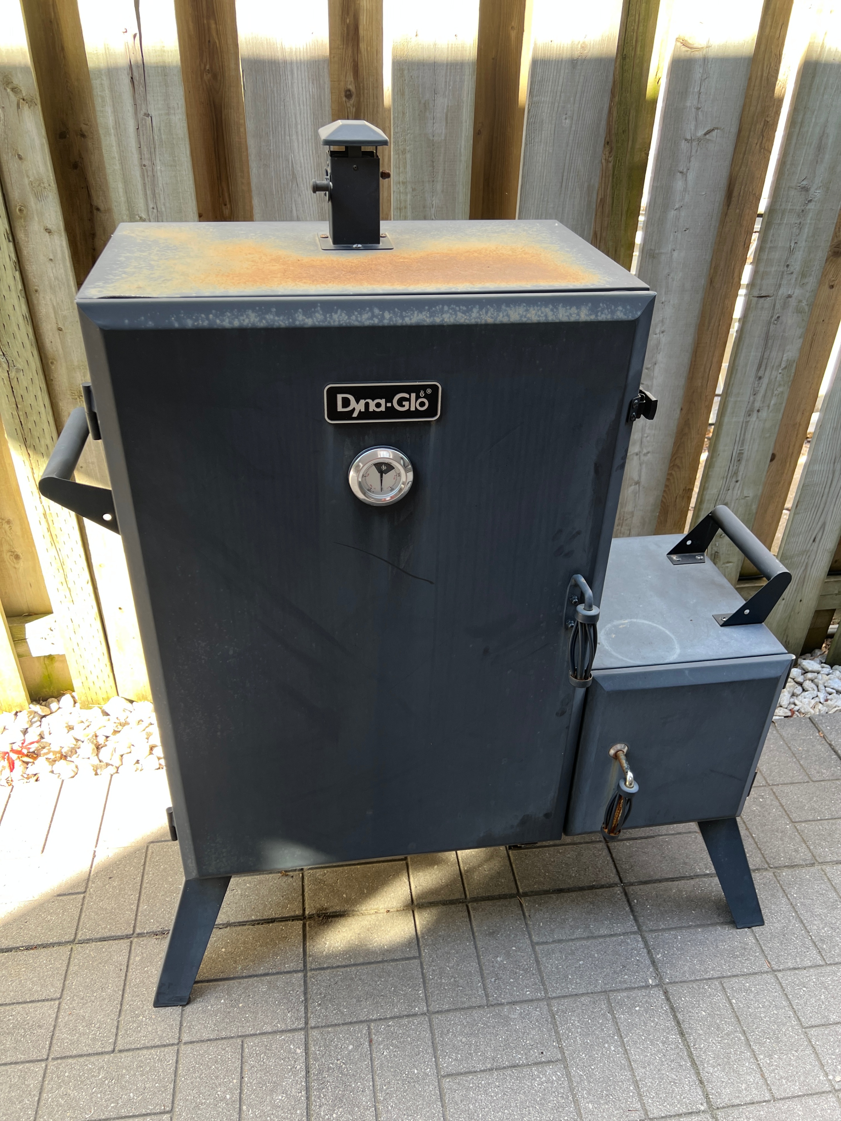 Dyna-Glo DGO1890BDC-D Wide Body Vertical Offset Charcoal Smoker