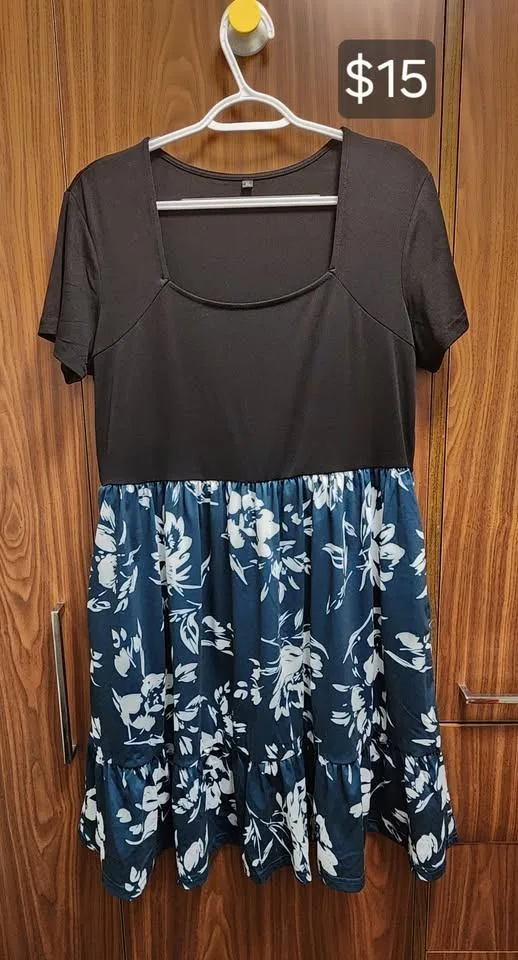 Short sleeve summer dress with pockets thumbnail