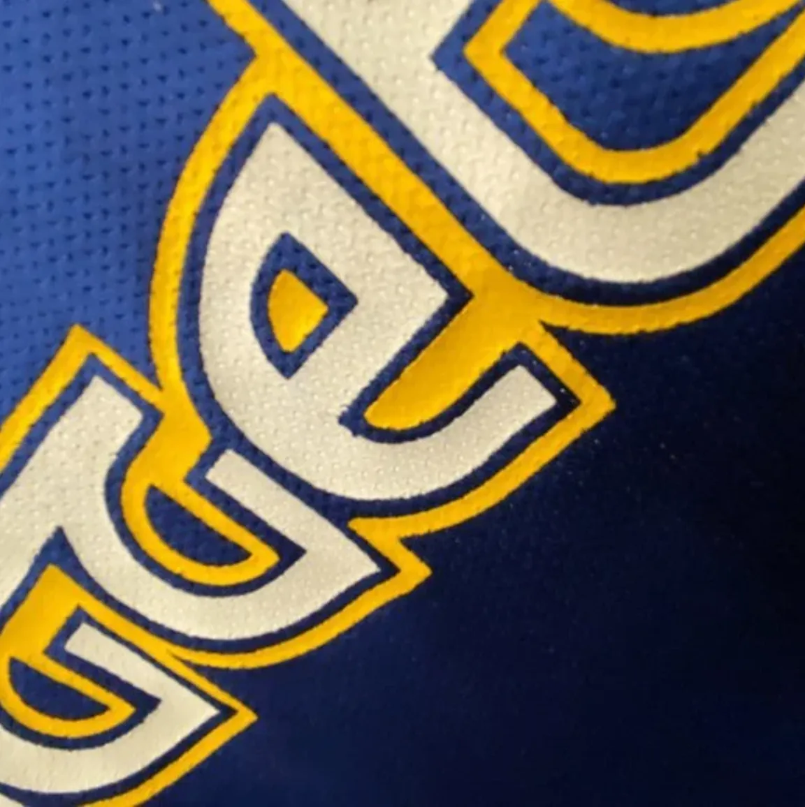 Champion - Denver Nuggets Dikembe Mutombo vintage jersey (1991) image indicator(4)