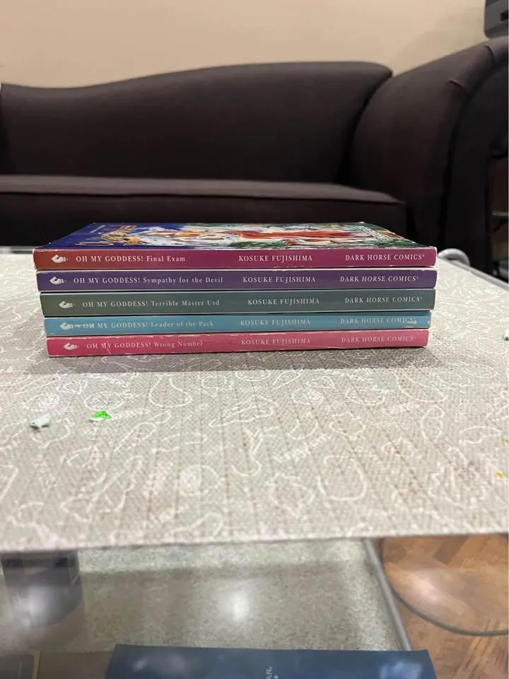 Oh My Goddess Manga Lot (5 volumes) image indicator(2)