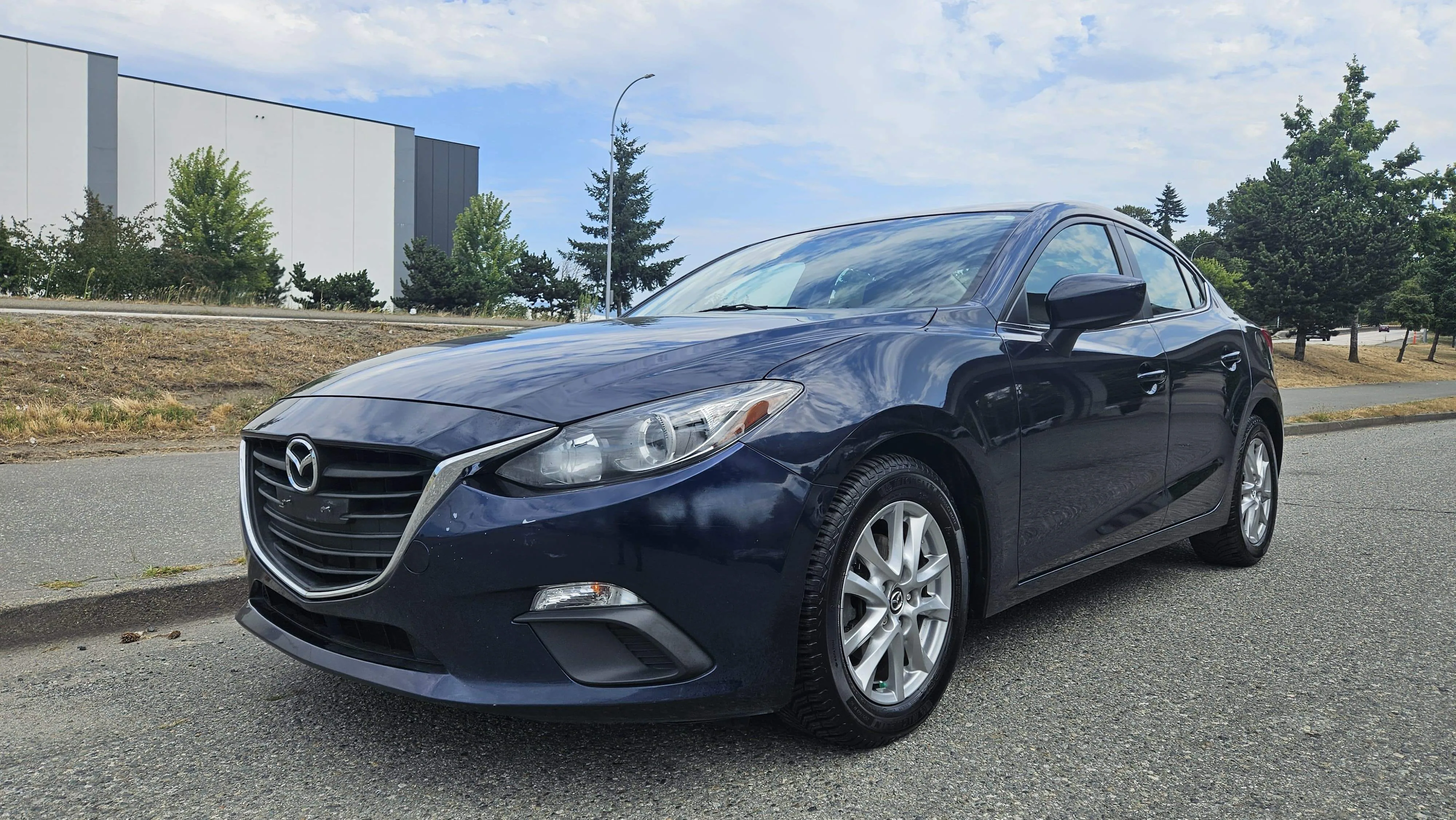 2014 Mazda 3 gs skyactiv, clean title, excellent condition thumbnail
