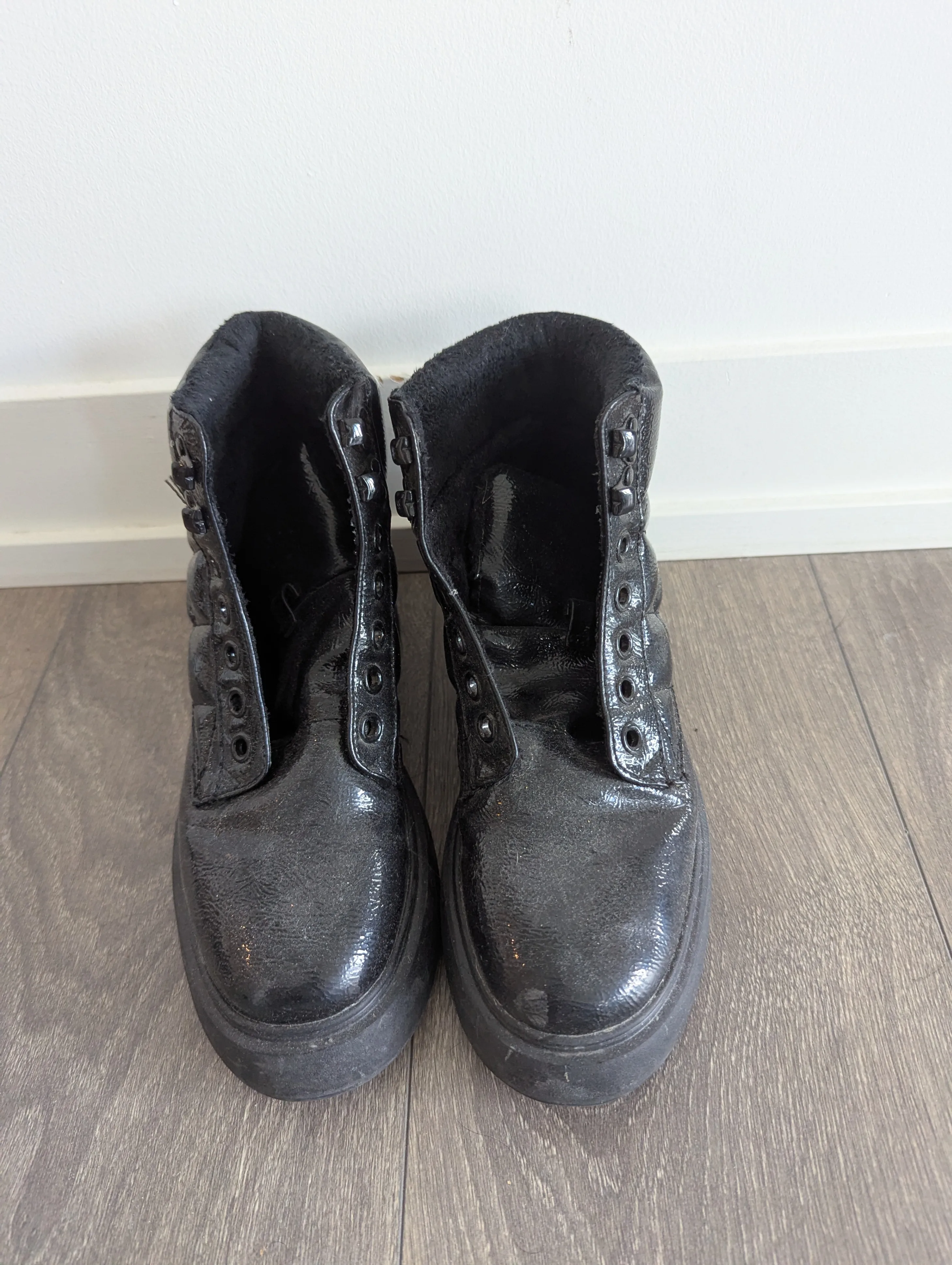 Women's Boots thumbnail
