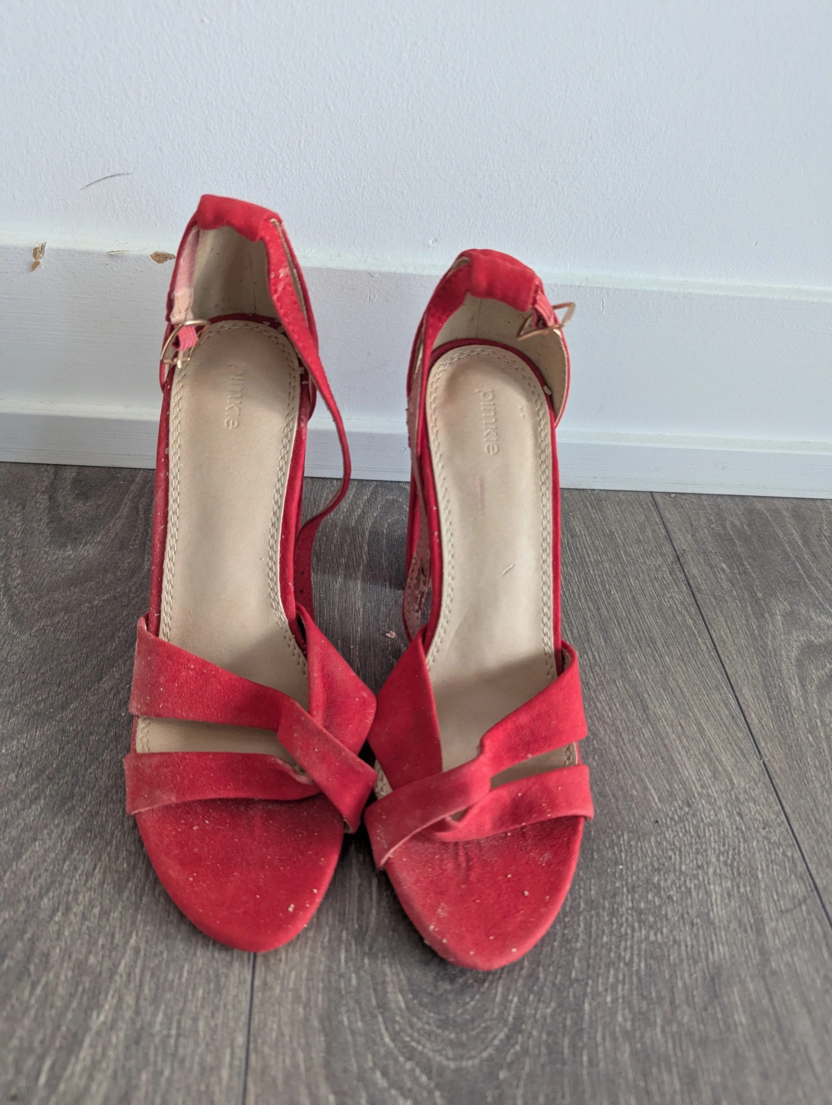 Red Heels thumbnail