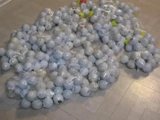 Good Used GOLF BALLS image indicator(10)