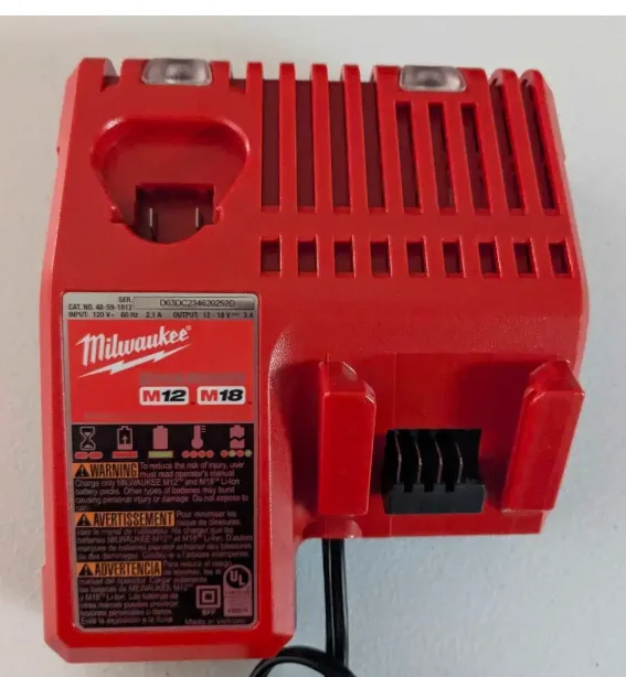 Milwaukee M18/M12 charger (READ AD) thumbnail
