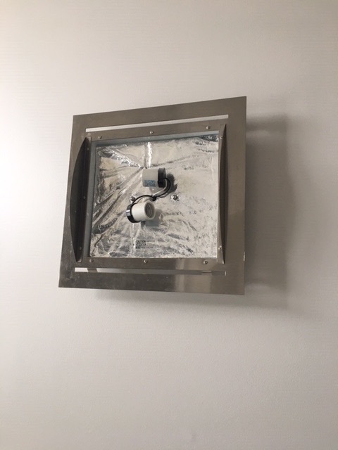 WALL/CEILING LAMP - Missing Glass