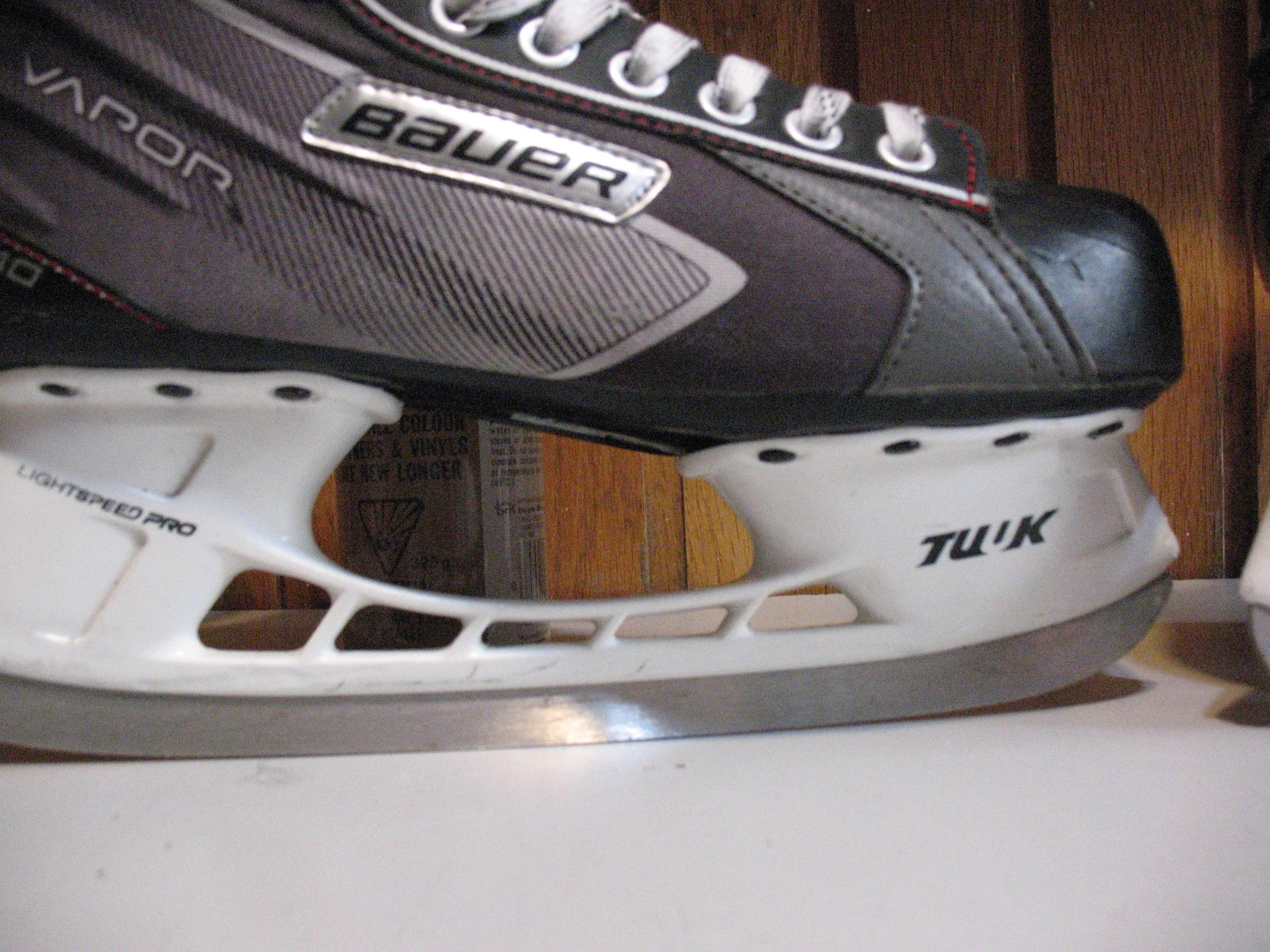 Bauer TUUK Vapor X40 Hockey Skates, Size 7 image indicator(8)