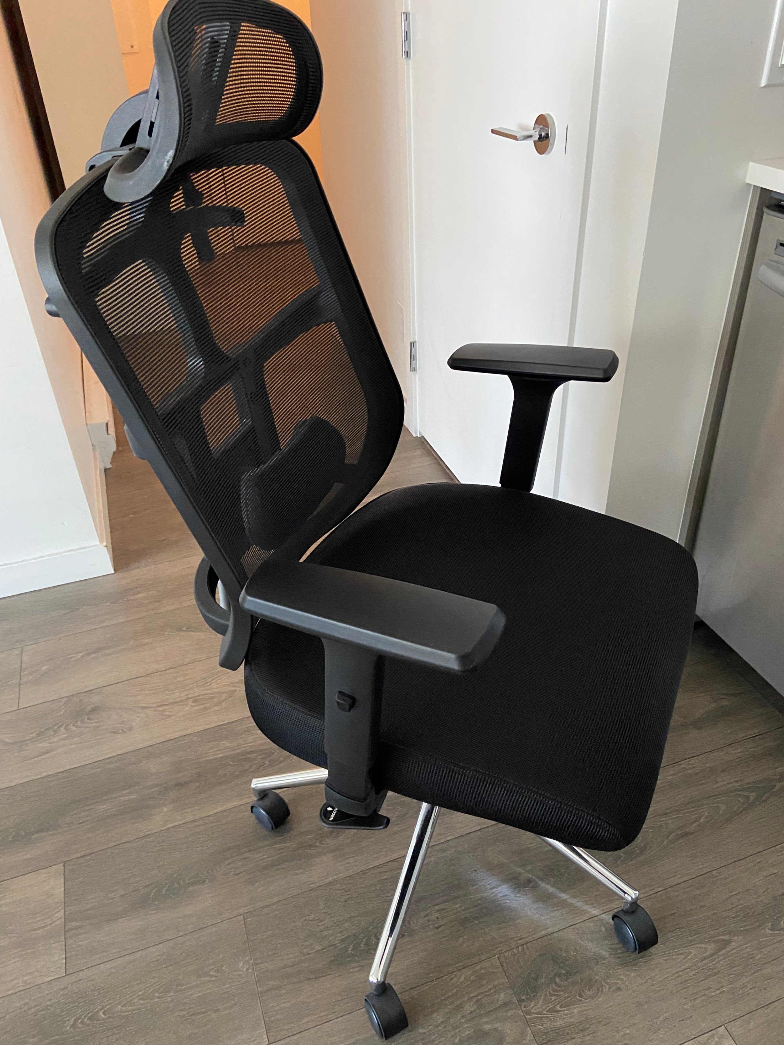 Ergonomic High Mesh Office Chair - photo 2