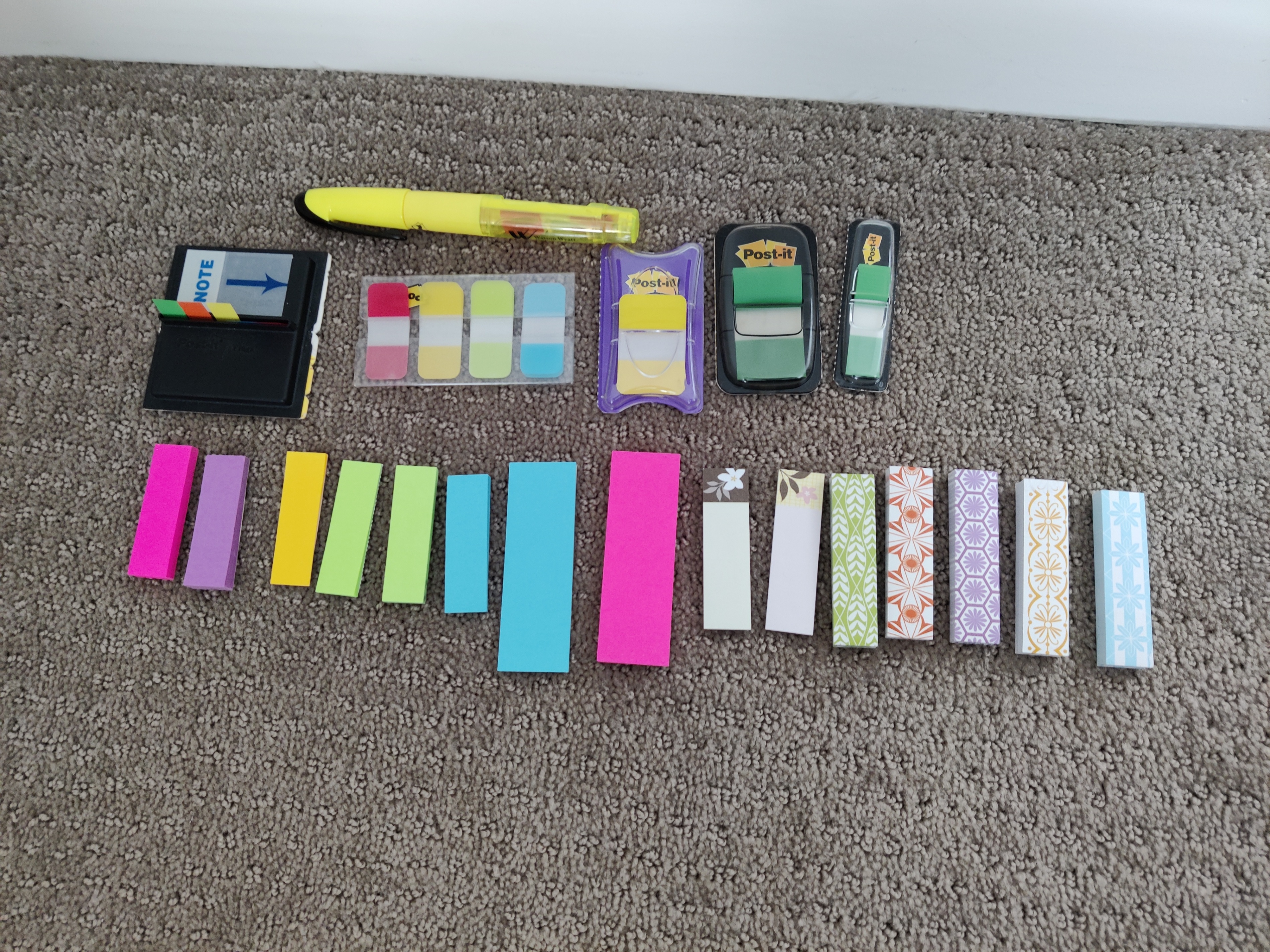 Post-it Page Markers / Flags Dispensers / Bookmark Sticky Notes
