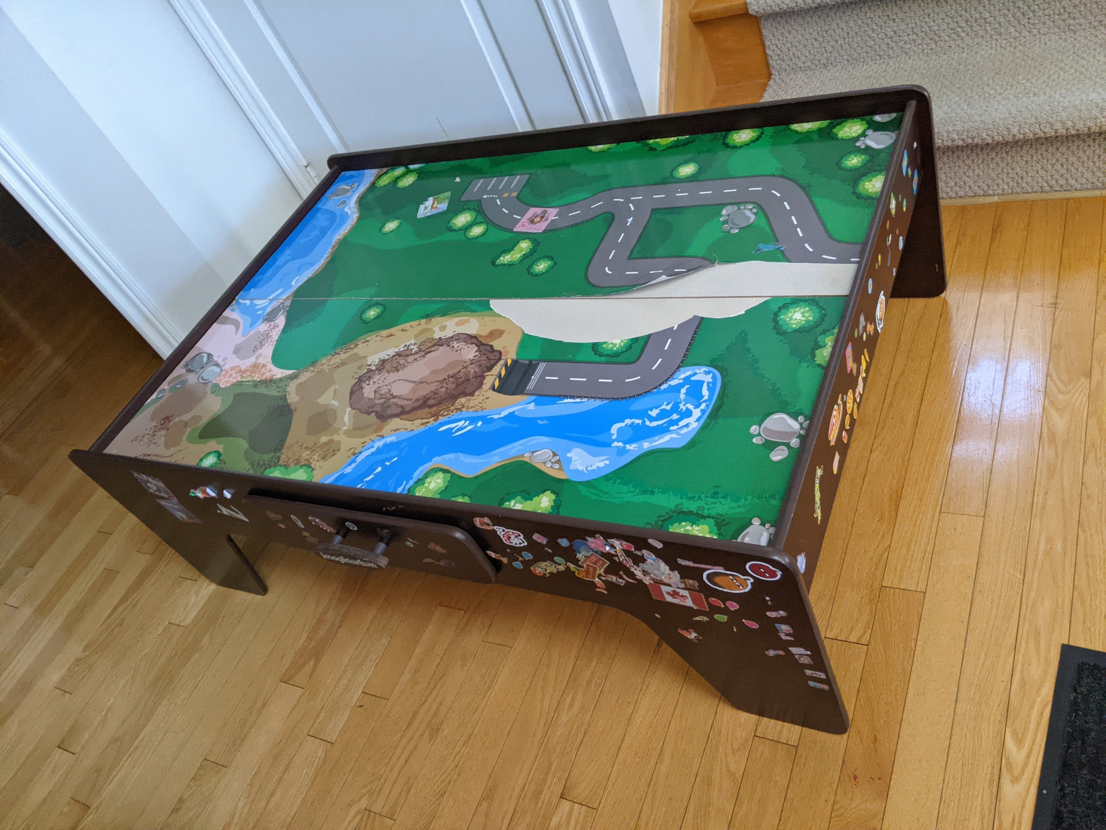 🇨🇦 Imaginarium Train Table