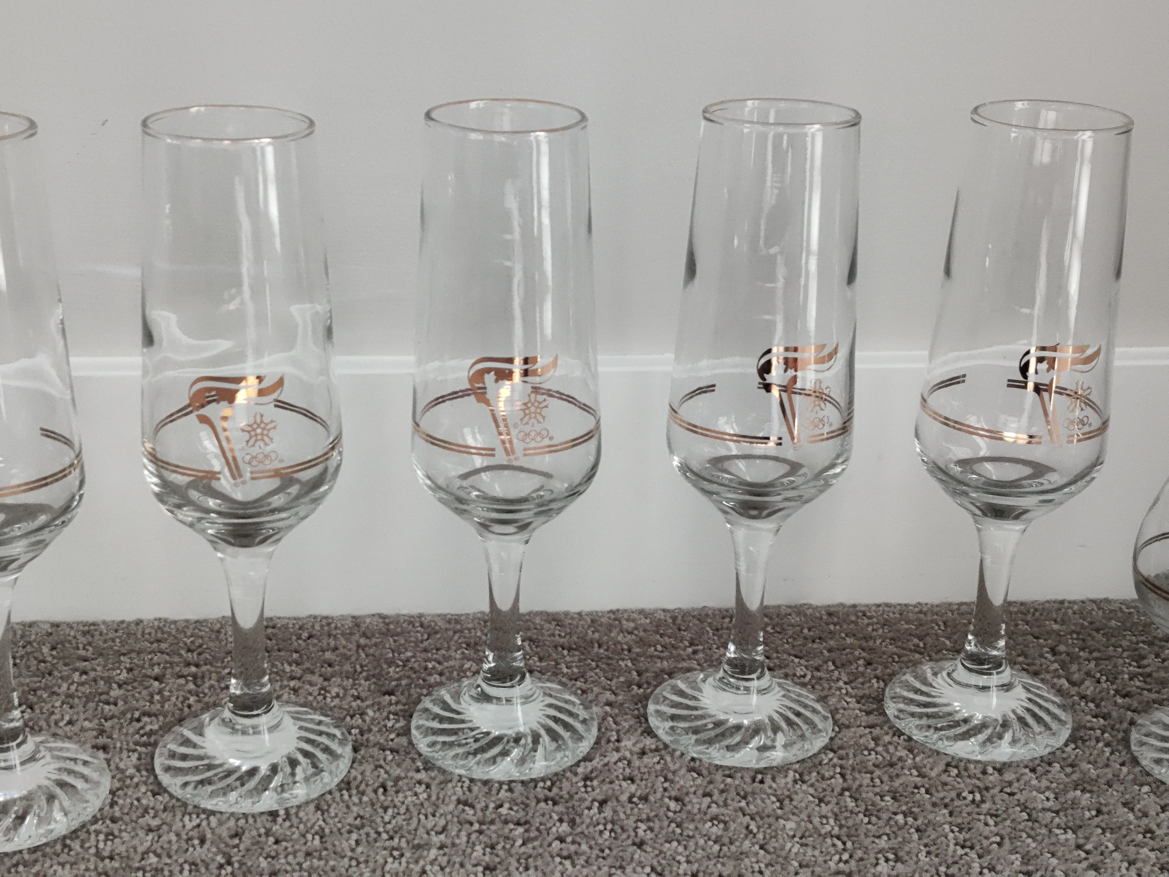 Calgary Winter Olympics 1988 Champagne Flute Sniffer 8 Glasses image indicator(3)