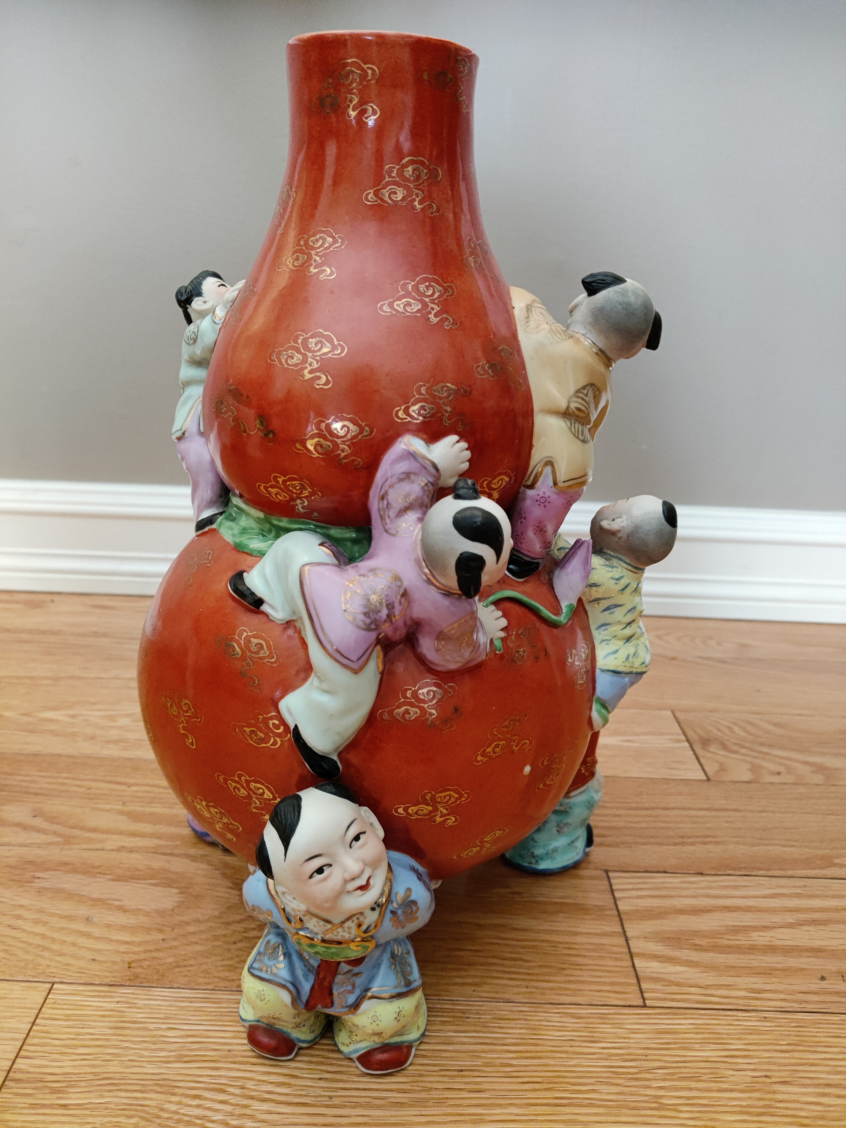 Chinese Porcelain Famille Rose 9 Children Good Fortune Art Vase - photo 5