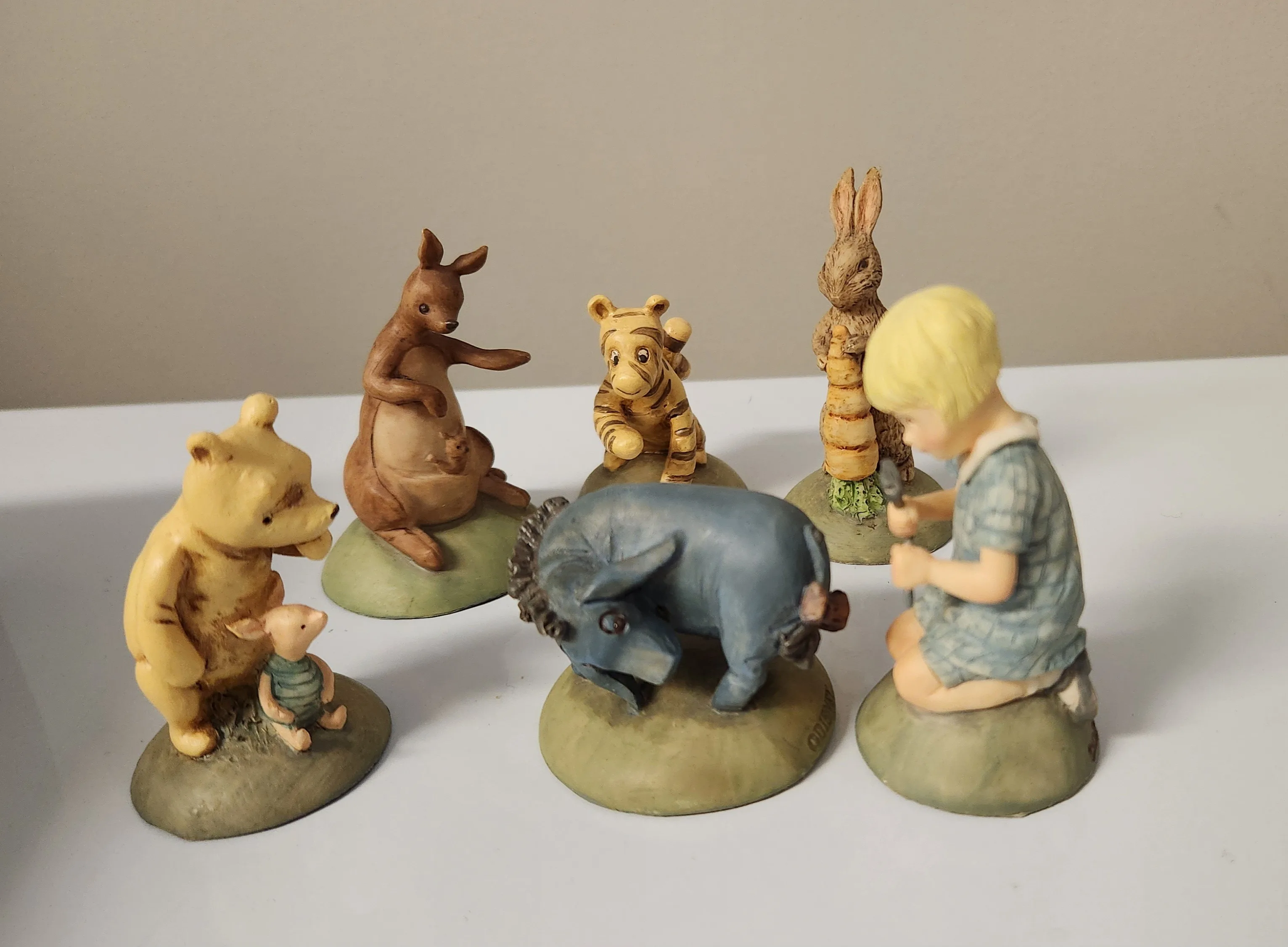 Hallmark Winnie The Pooh figurines image indicator(2)
