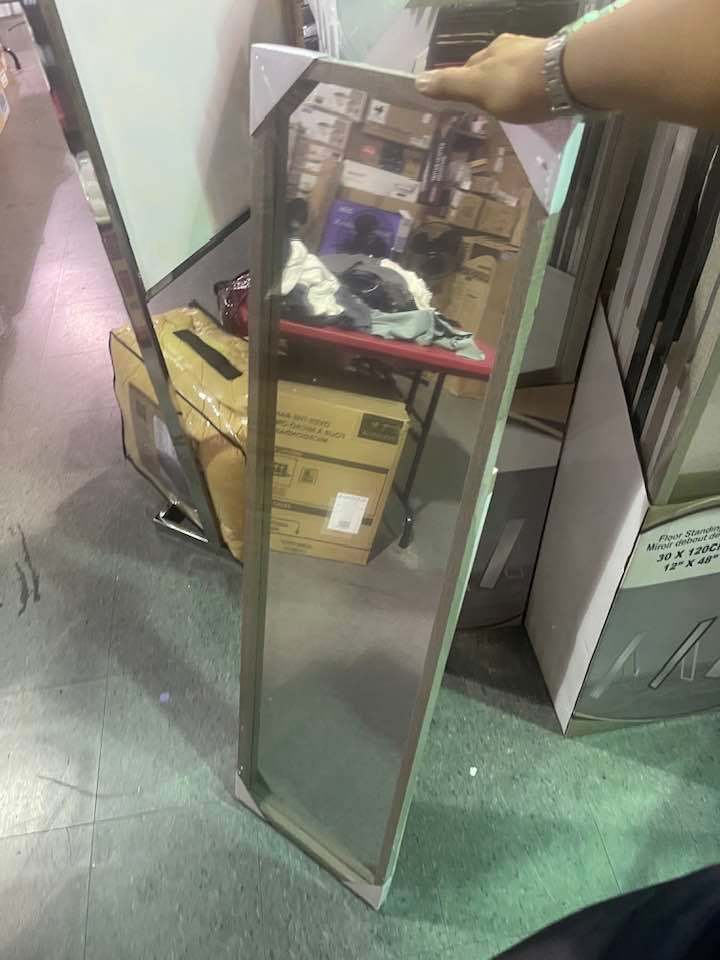 Elegant Floor Standing Framed Mirror – ONLY $15 - photo 5