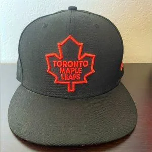 Toronto Maple Leafs Black Baseball Cap image indicator(2)