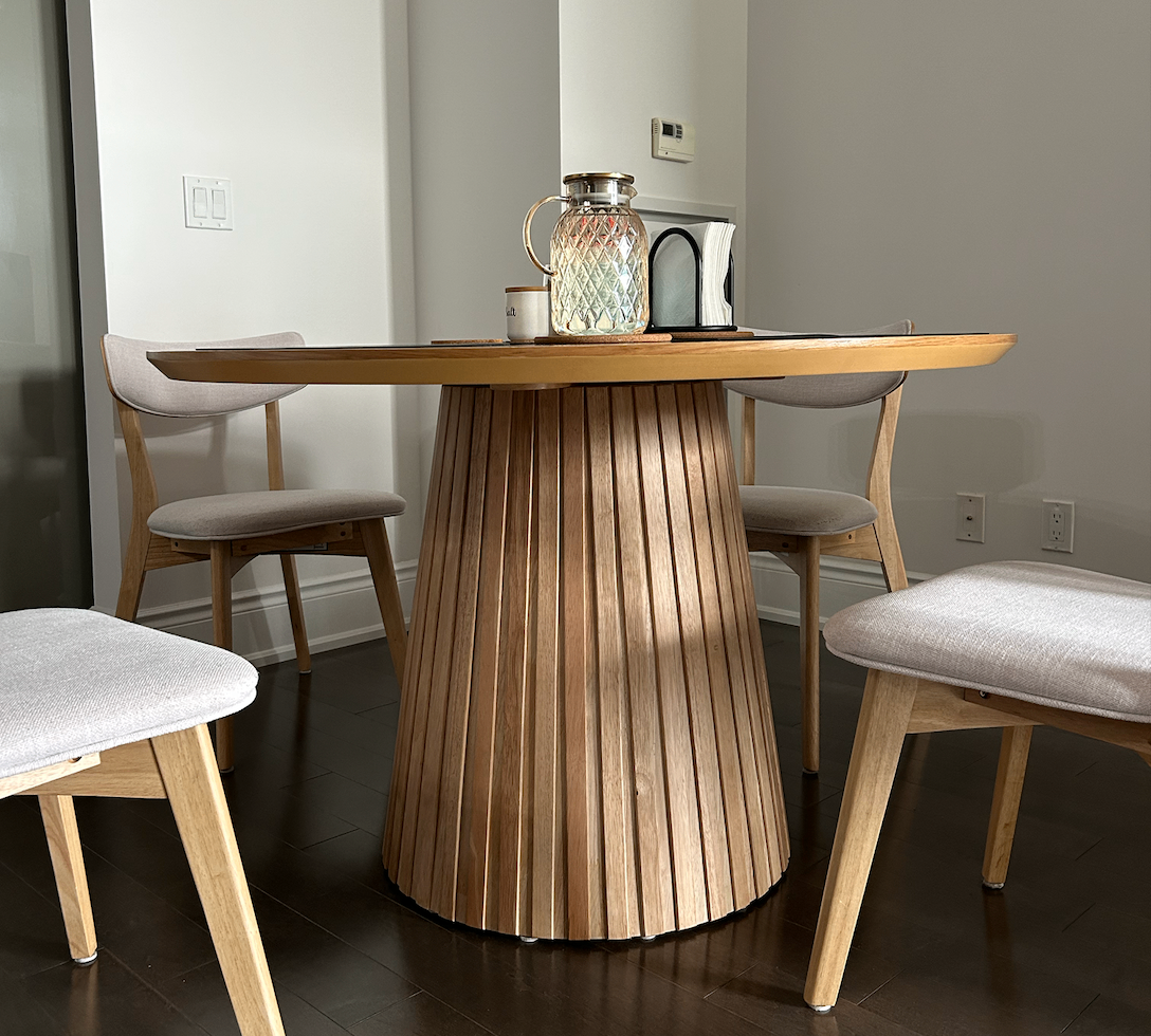 Dining table – moving sale