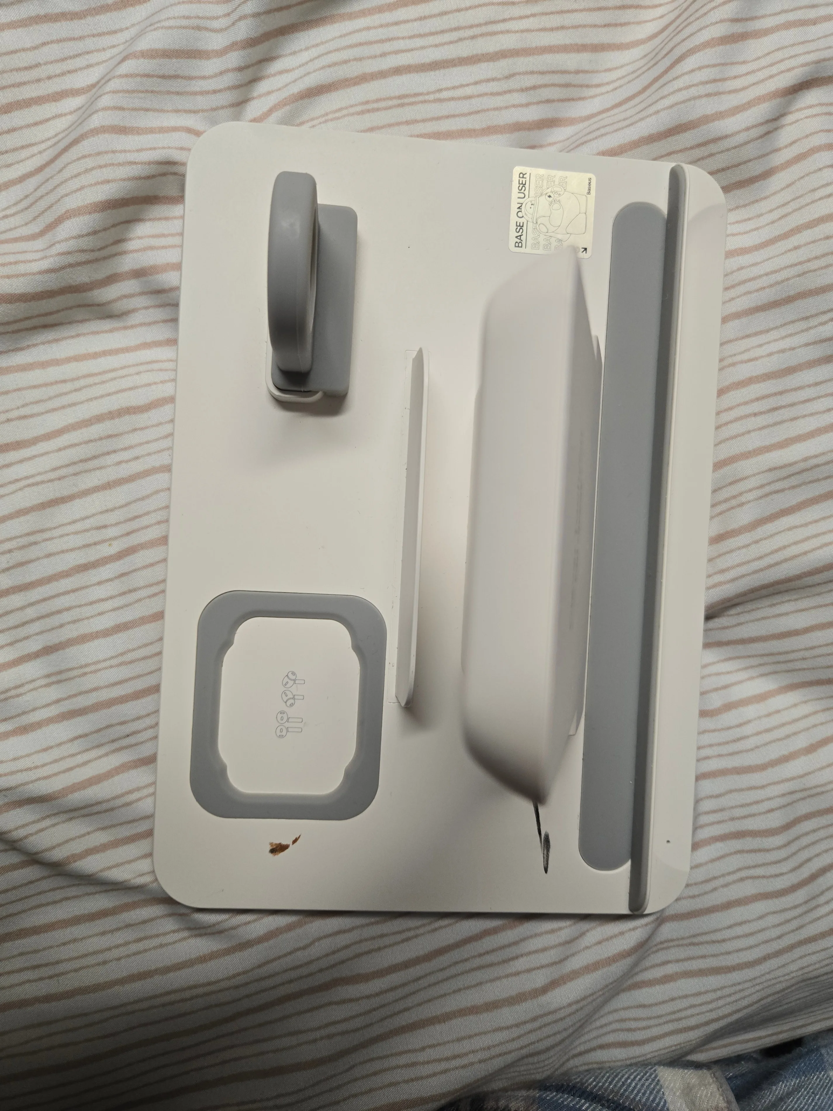 VAPALUX Clever Tachyon 3-in-1 Fast Wireless Charging Station image indicator(3)