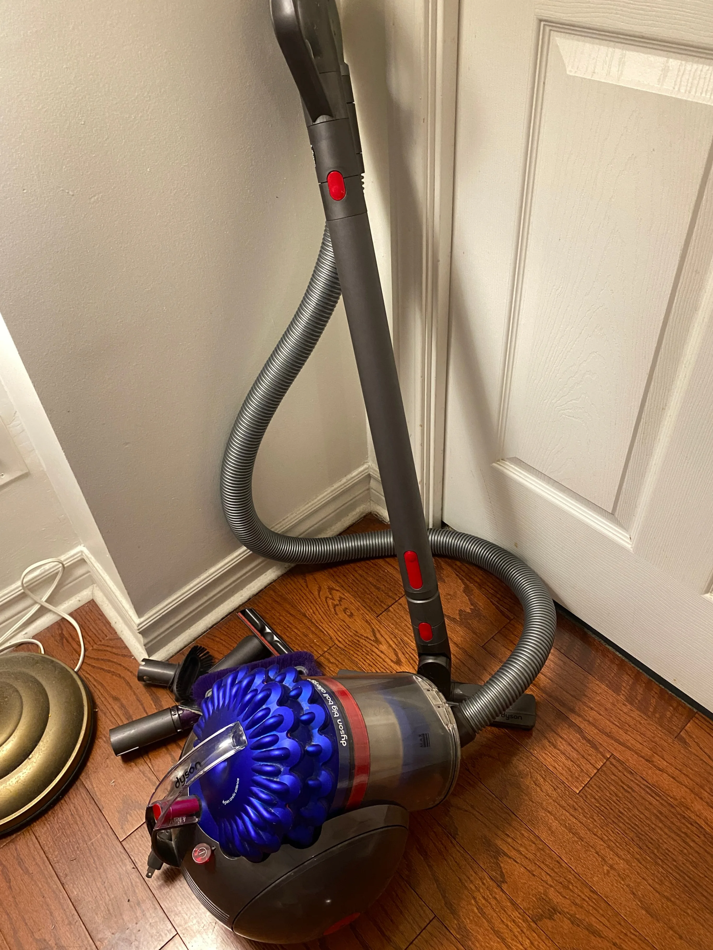 Dyson - CINETIC Big Ball Canister Vaccum Cleaner CY22 (2018) thumbnail
