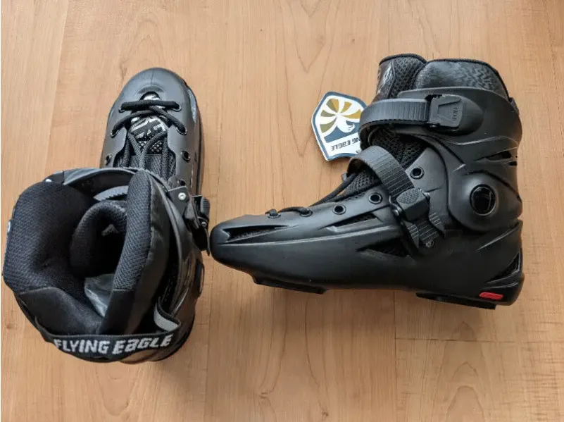 Flying eagle skate boots 40/41 thumbnail