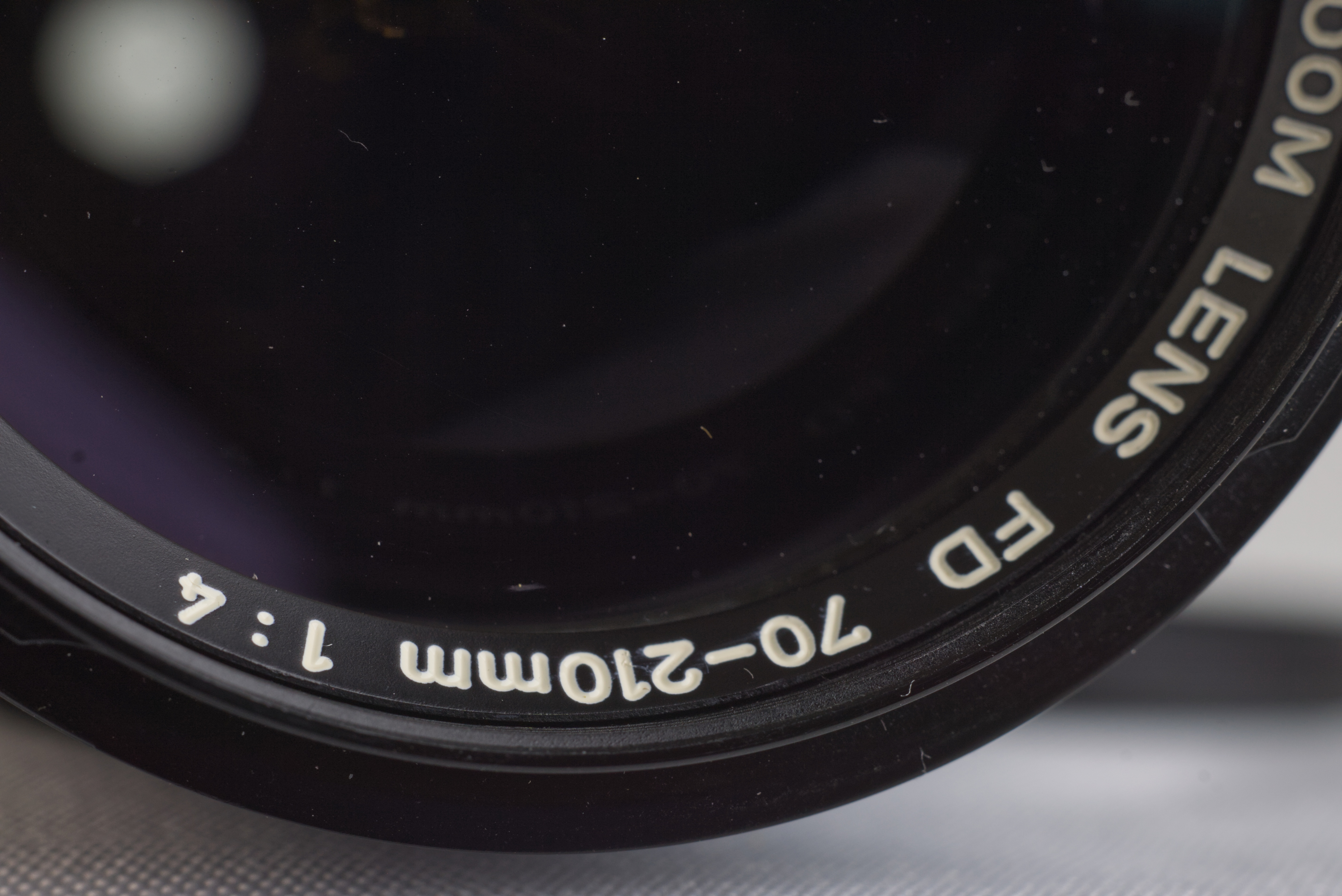 Canon 70-210mm f/4.0 Manual Focus FD-Mount Zoom Lens - photo 4