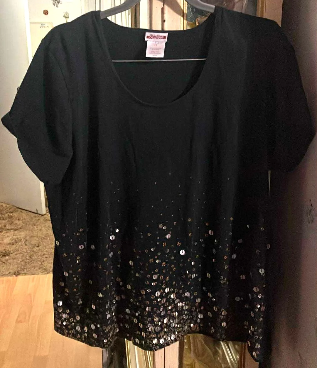Women Black and Gold Short Sleeves - Size 2X