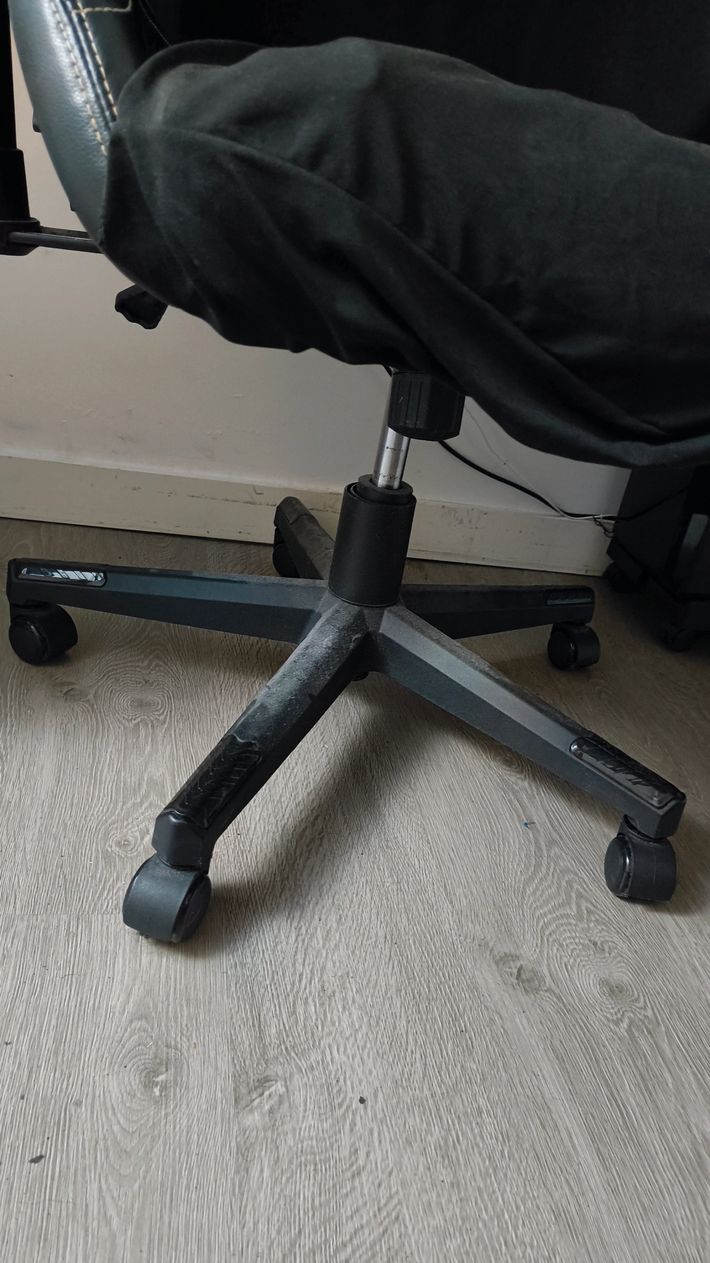 Gaming chair (Free) - photo 3