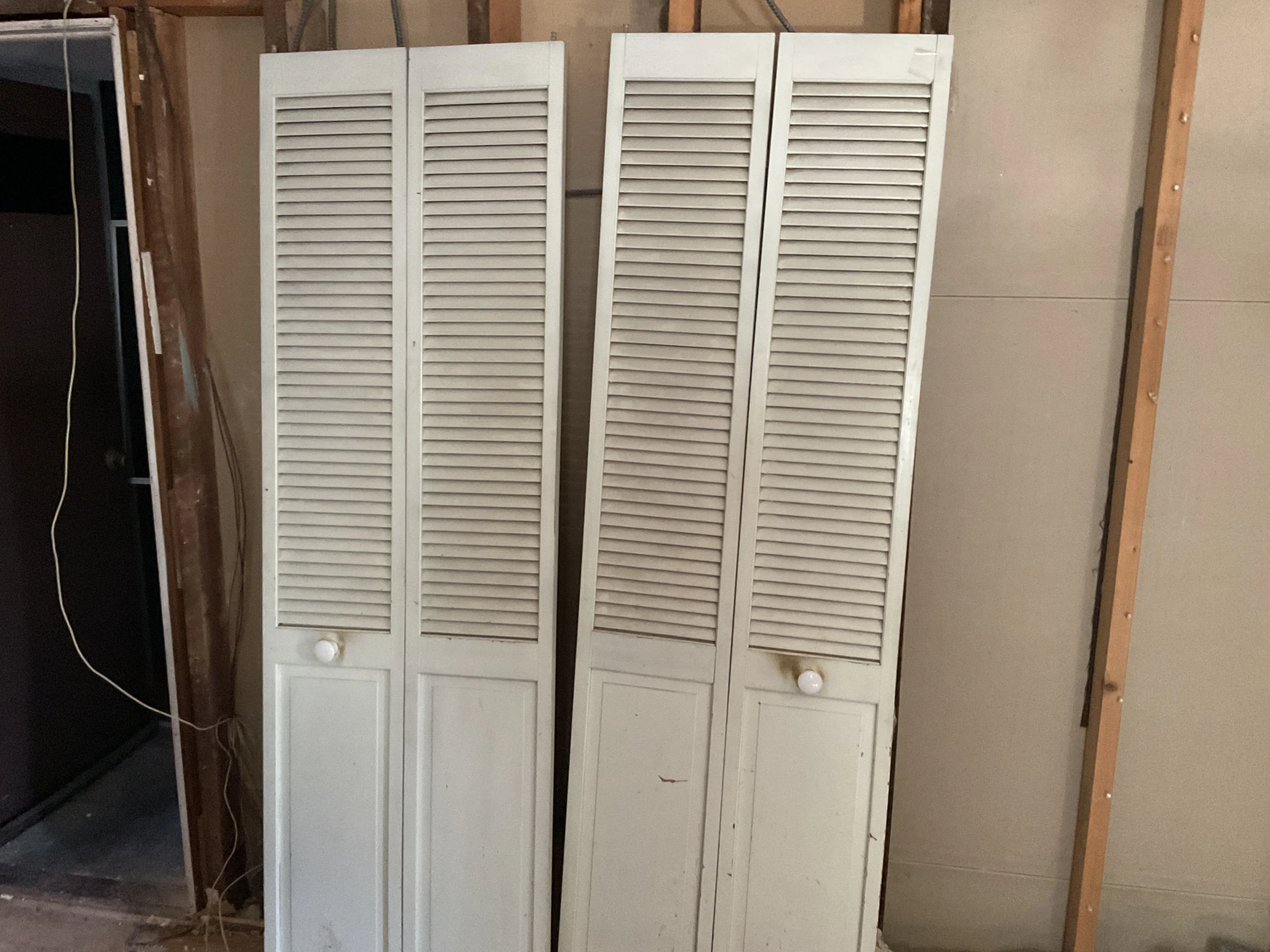 Louver Doors thumbnail
