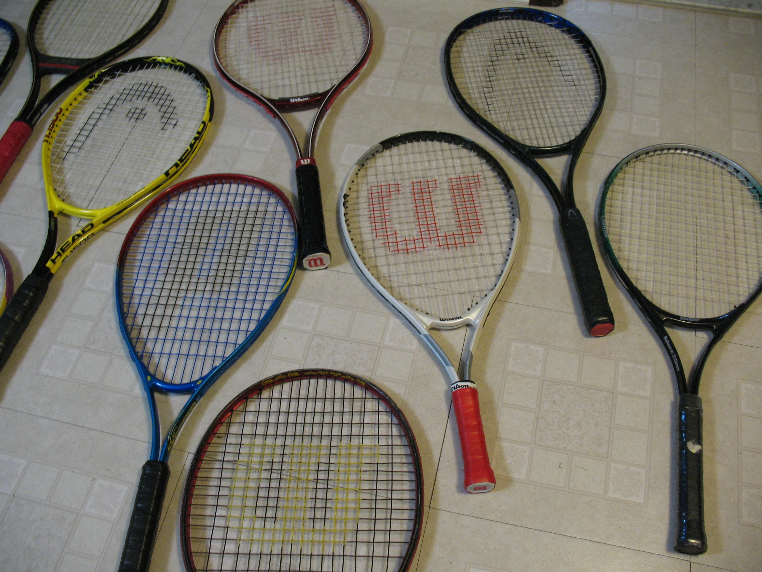 Tons of Tennis Rackets image indicator(6)