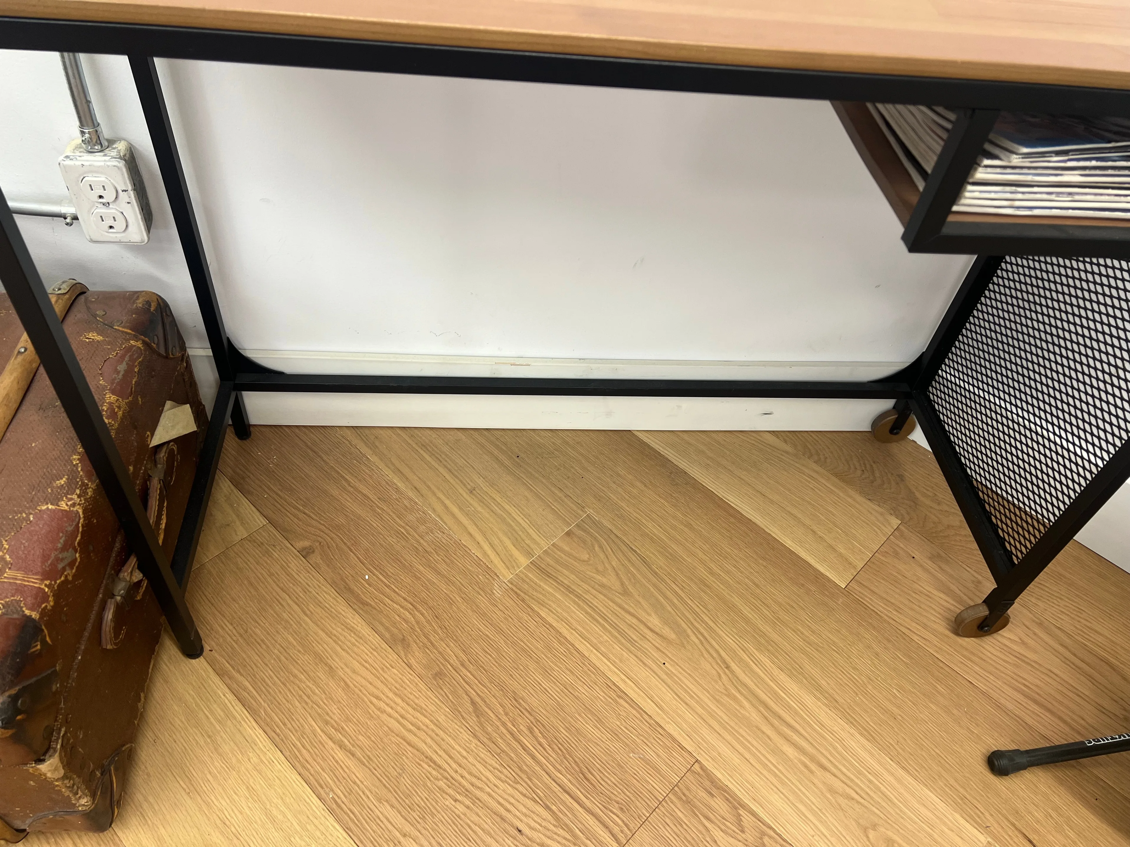 Lightweight IKEA Desk image indicator(5)