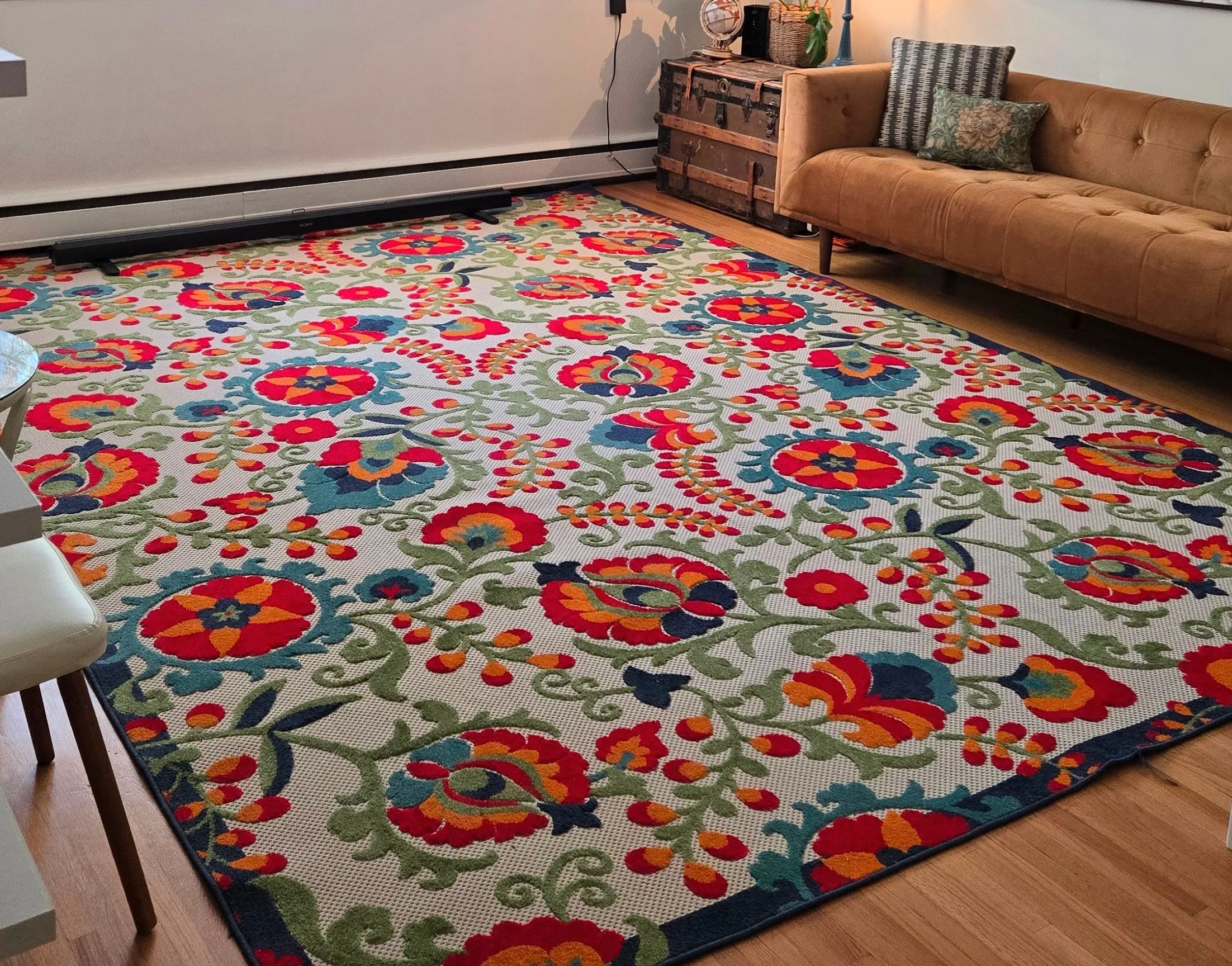 Stunning LARGE Rug thumbnail