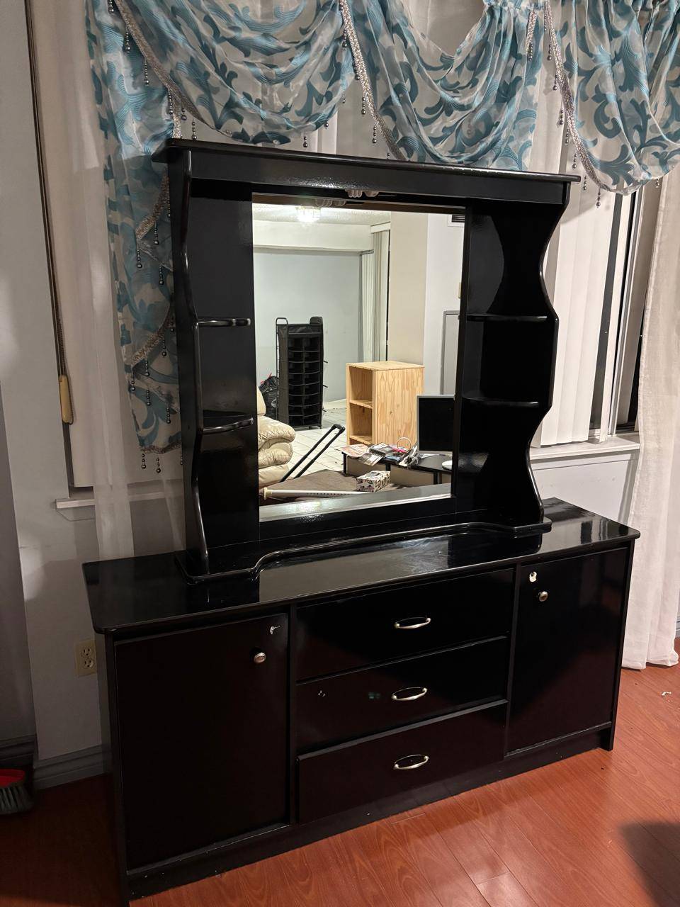 Beautiful Black dresser going cheap - photo 2