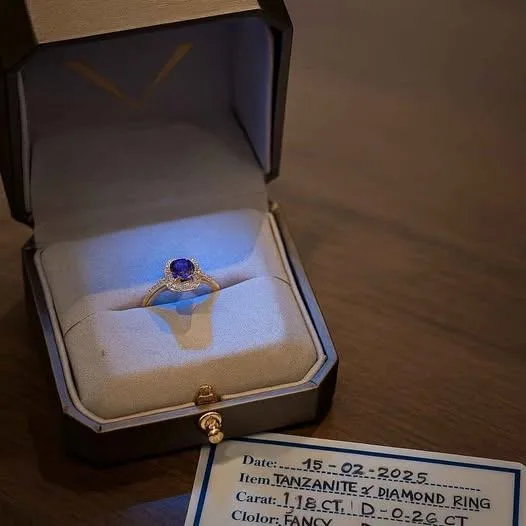 💍 Luxury Tanzanite & Diamond Ring | 18K Gold thumbnail