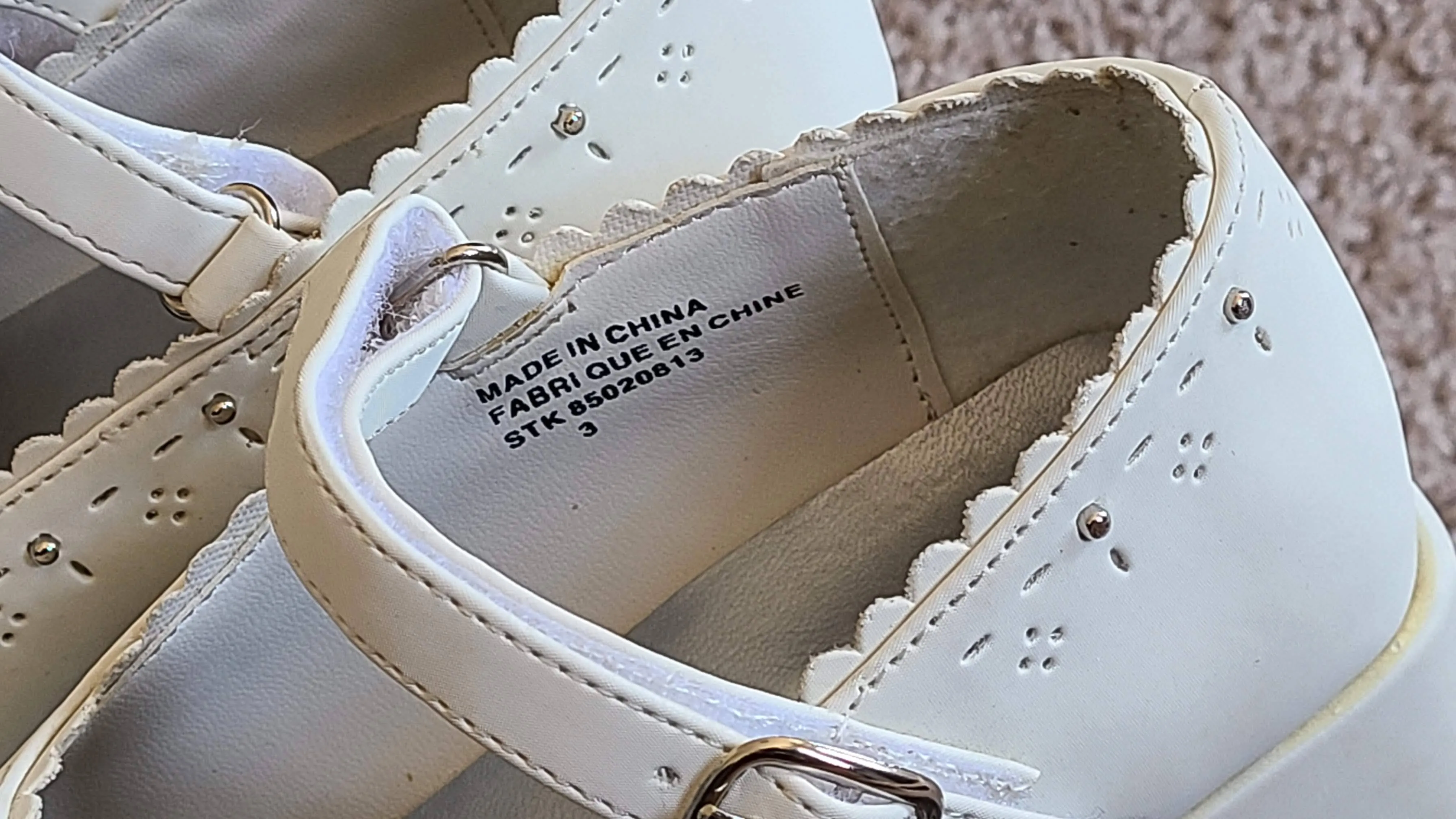 KDK New York Girls' White Dress Shoes, Size: Youth 3 image indicator(4)