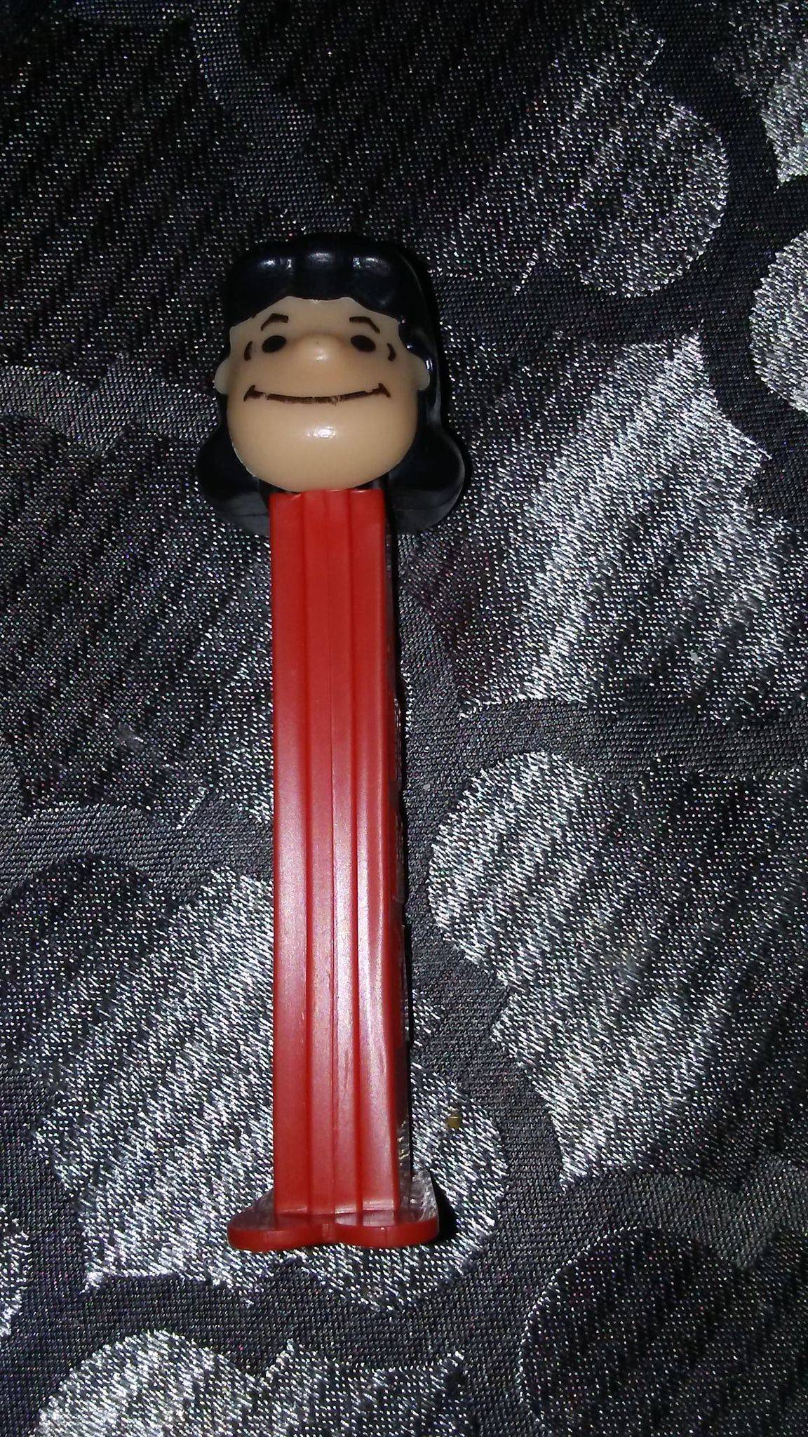 Vintage Lucy Van Pelt Pez Dispenser - Red Stem Slovenia