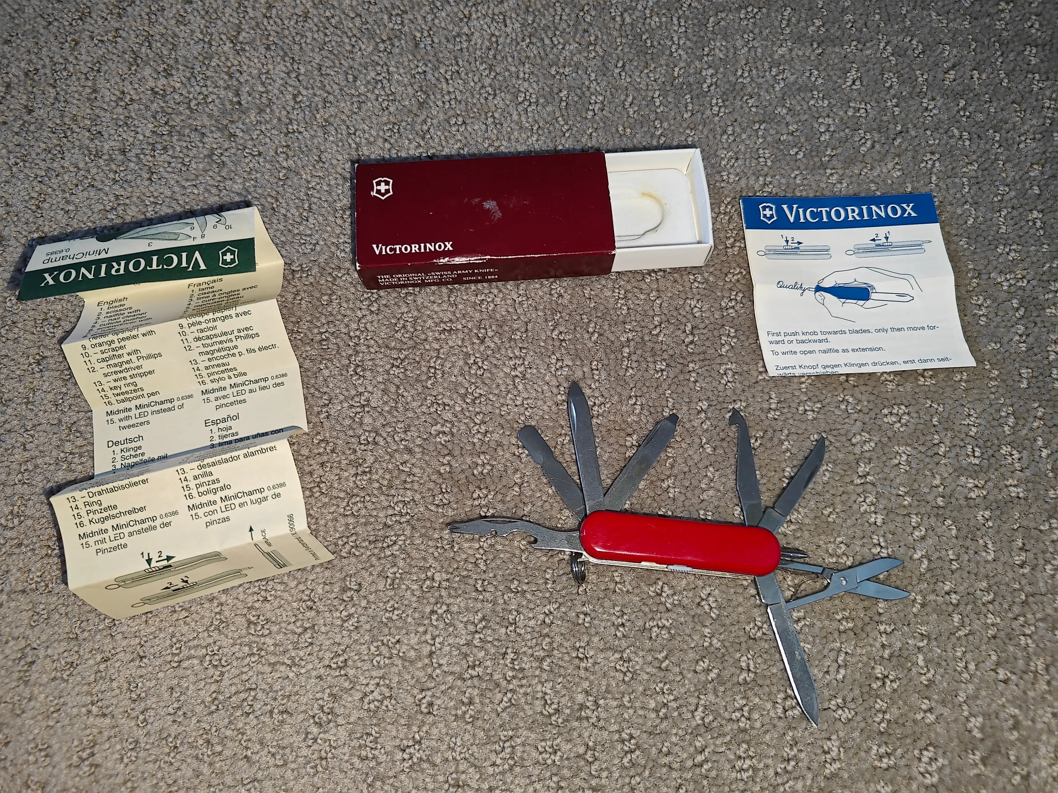 Victorinox MiniChamp Red (0.6385) Swiss Army Knife 16 Functions thumbnail