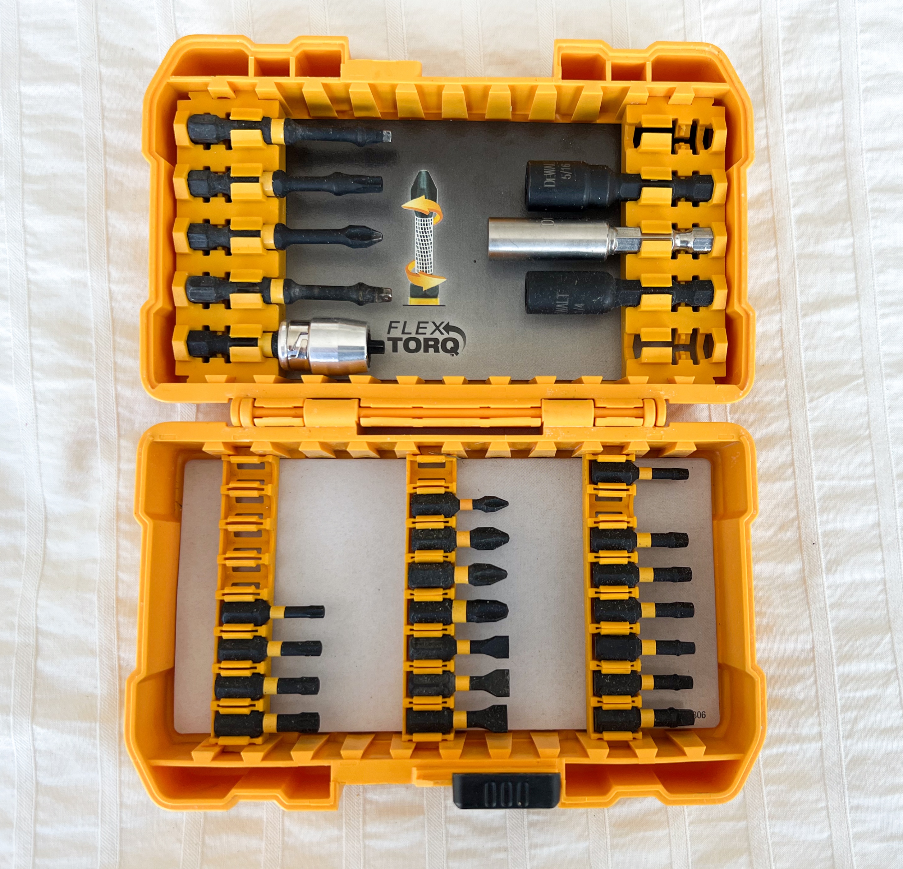 DeWalt Flextorq 34-Piece Screwdriver set (missing several) - photo 3