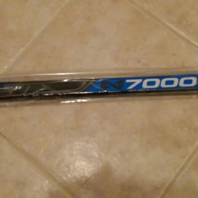 Bauer Nexus 7000 Hockey Stick – Adult, Right Hand NEW image indicator(5)