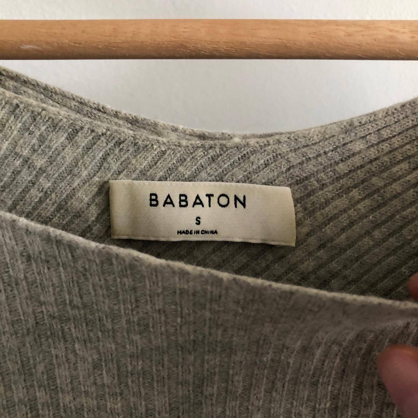 Babaton Aritzia Kitano Ribbed Knit Sweater - Size Small - Grey - photo 4