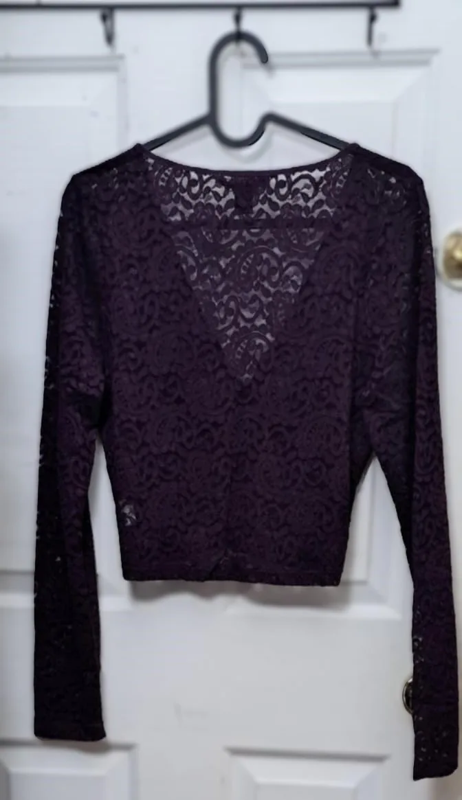 New Women's Floral Lace LS Violet V-Neck Crop Tops image indicator(2)