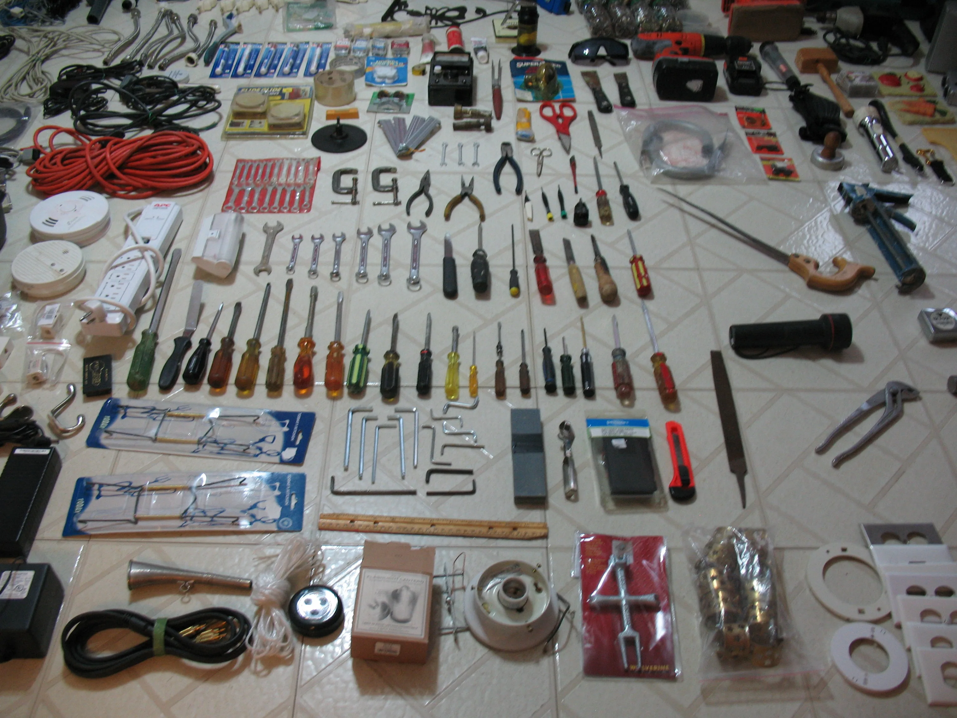 5 Power Tools, 350 Hand Tools/Accessories, 1000's of Fasteners image indicator(9)