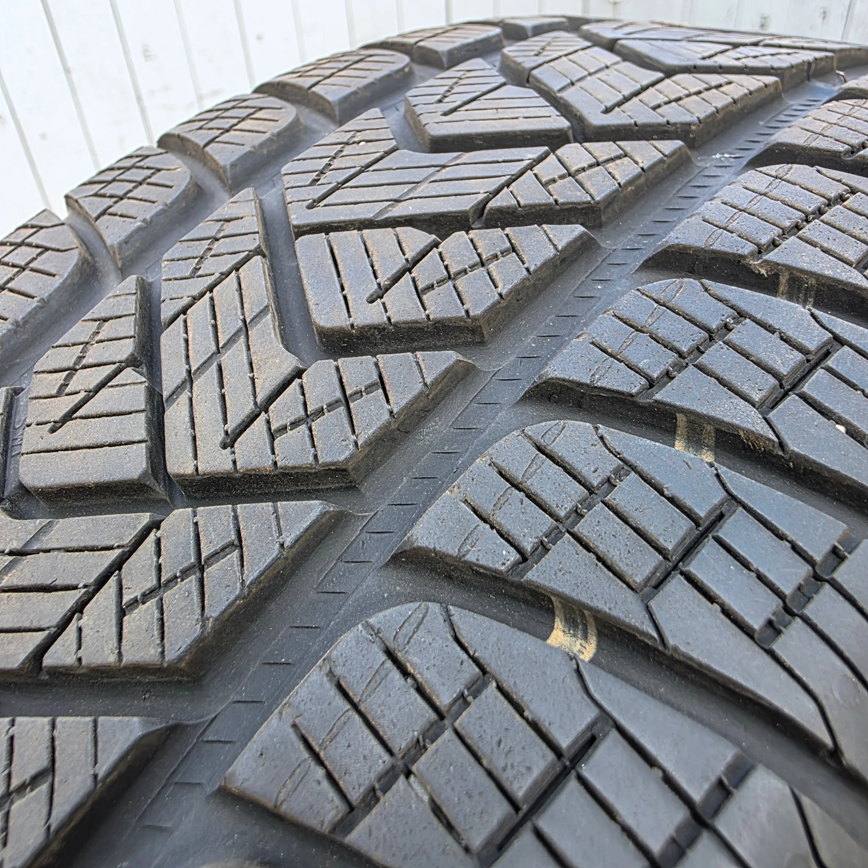 215/65/17 Pirelli winter tires with VW OEM steel rims 5x112 image indicator(7)