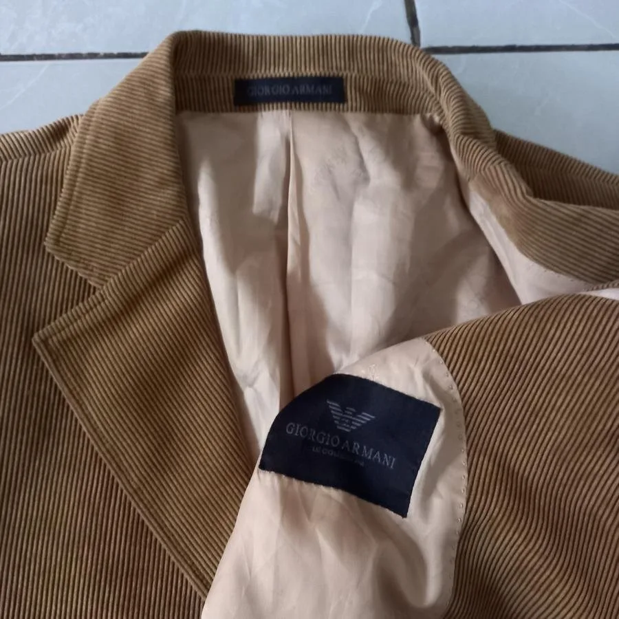 Giorgio Armani Vintage Italian Corduroy Blazer – Size 48 image indicator(3)