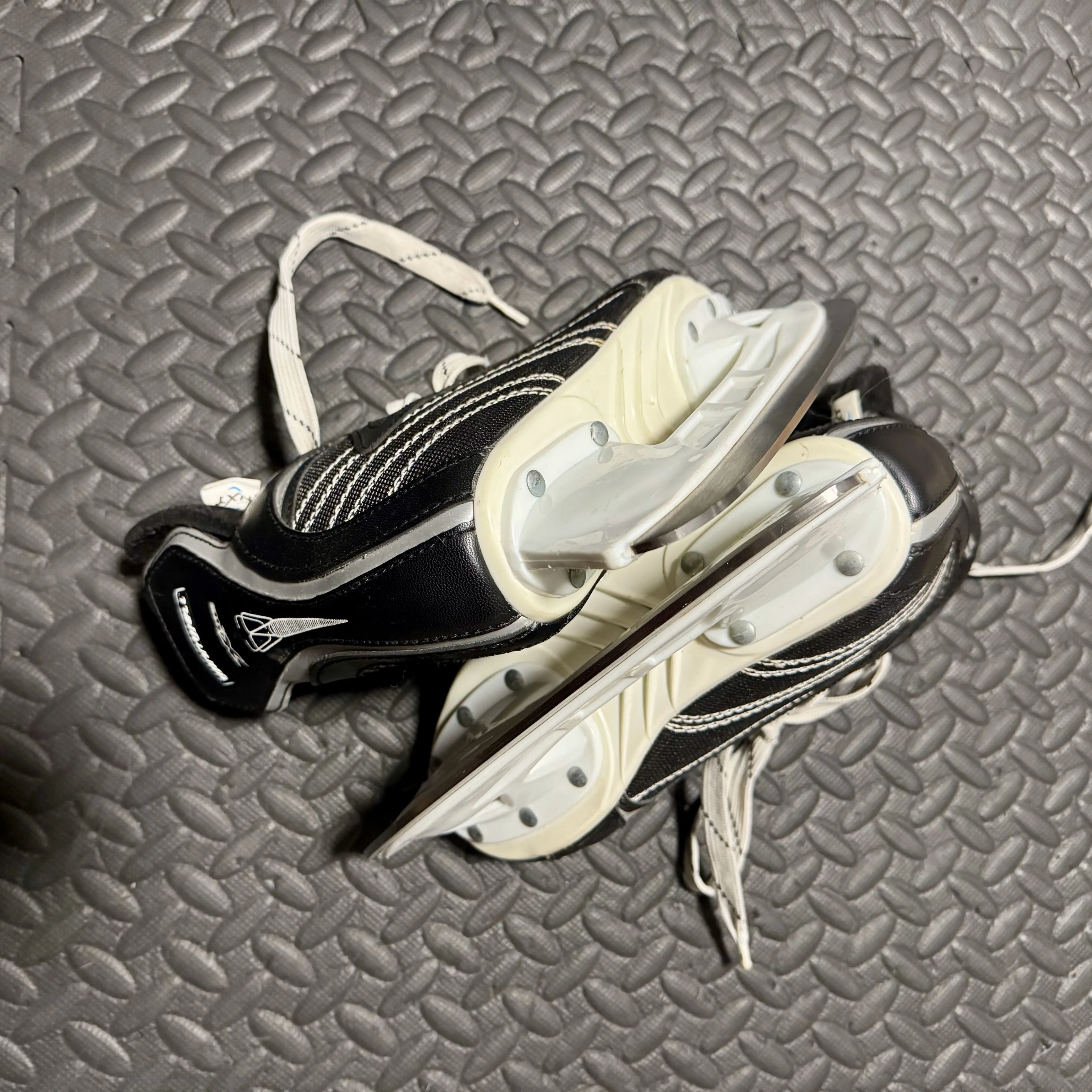 Winnwell - Junior Skate blade, size JR2 image indicator(2)