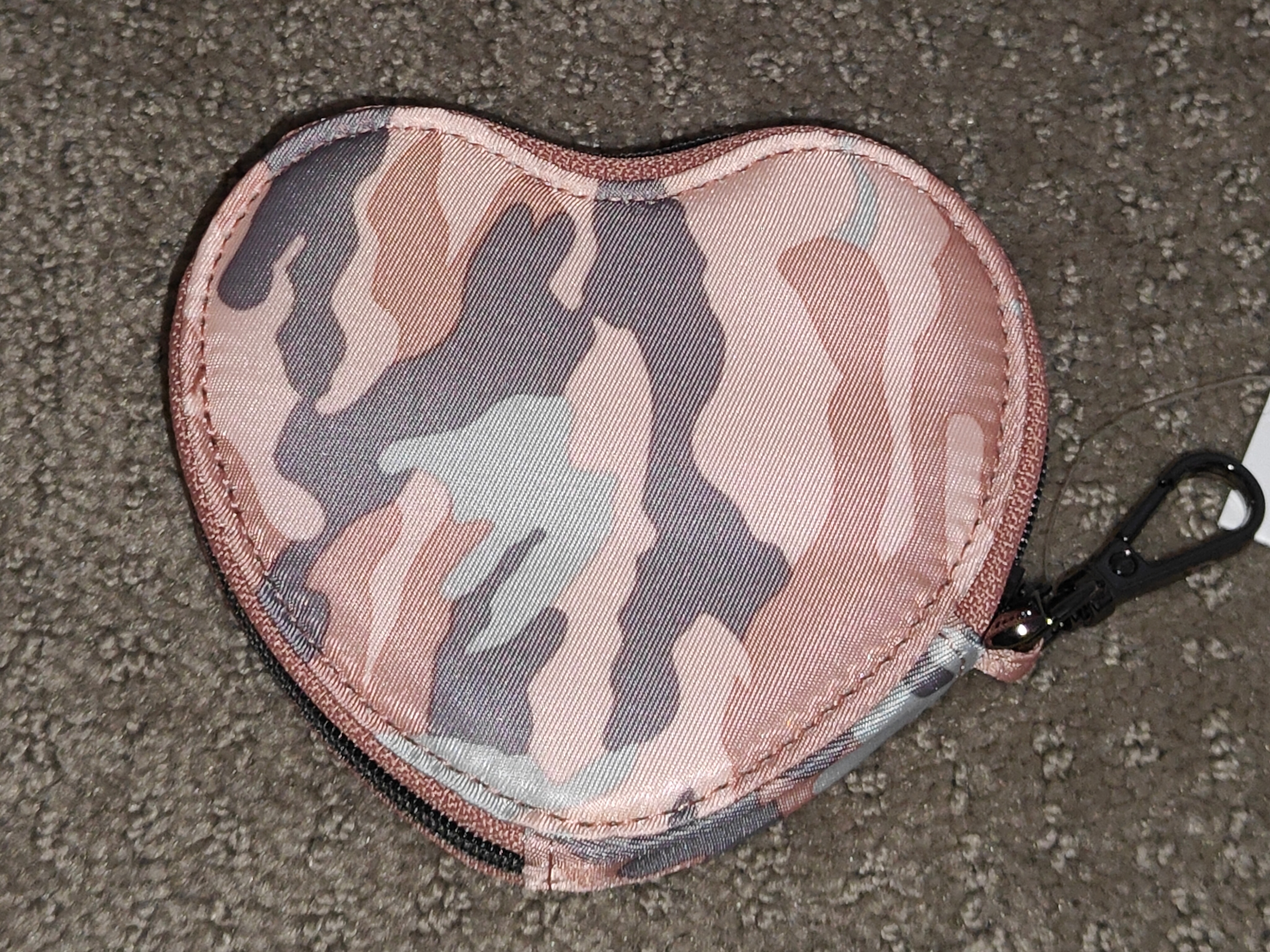 Lug Heart Pouch Wallet / Coin Purse - NEW - photo 2