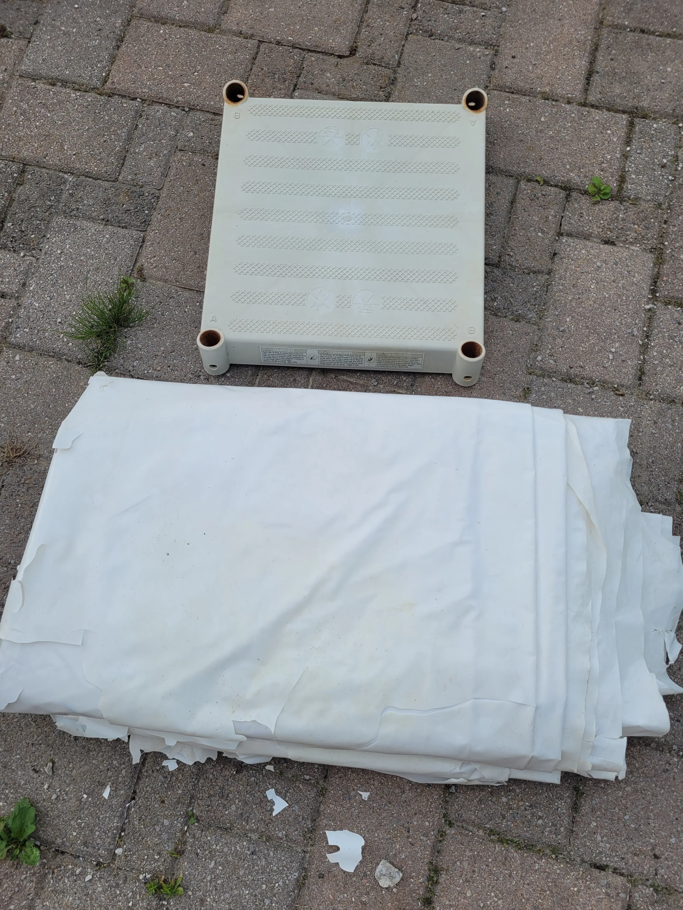 Used Intex Rectangular Ultra Frame Above Ground Pool- 18'x9'x52" image indicator(4)