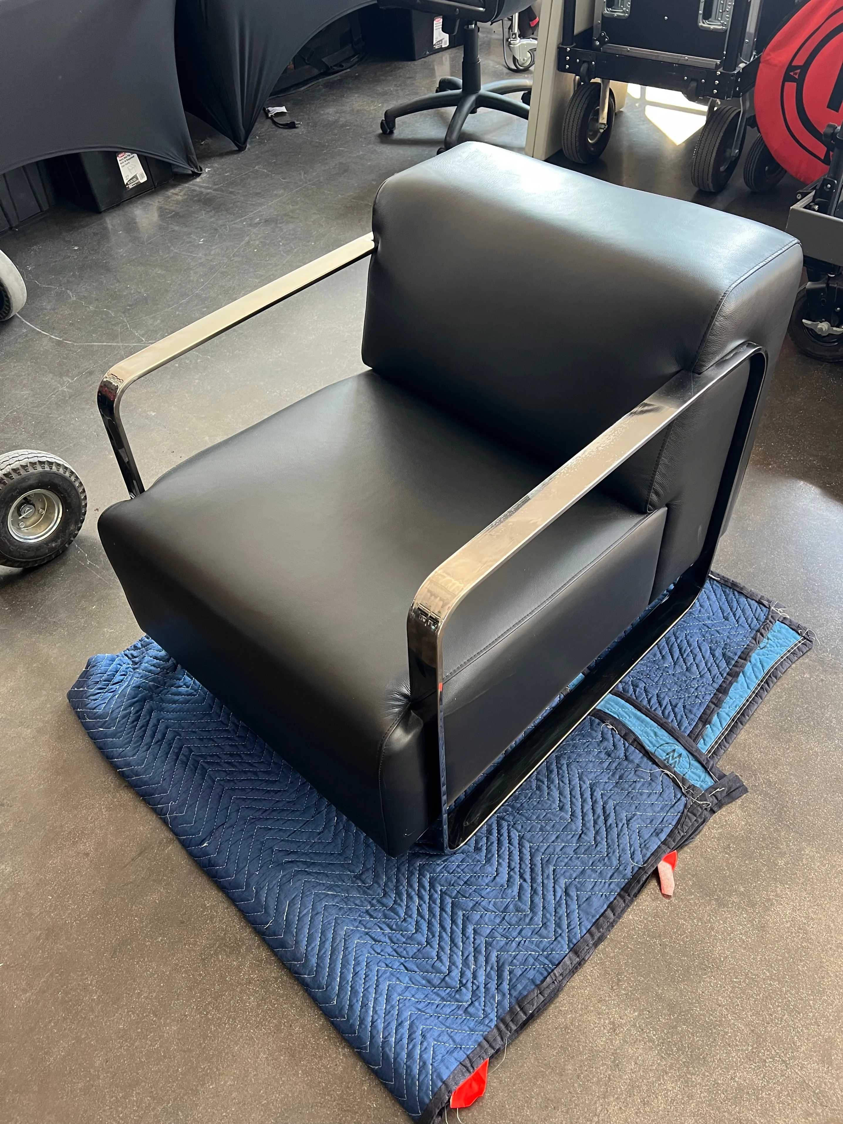 Two Leather Lounge Chairs image indicator(4)