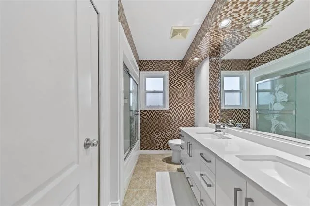 Richmond grand house single room for rent image indicator(3)