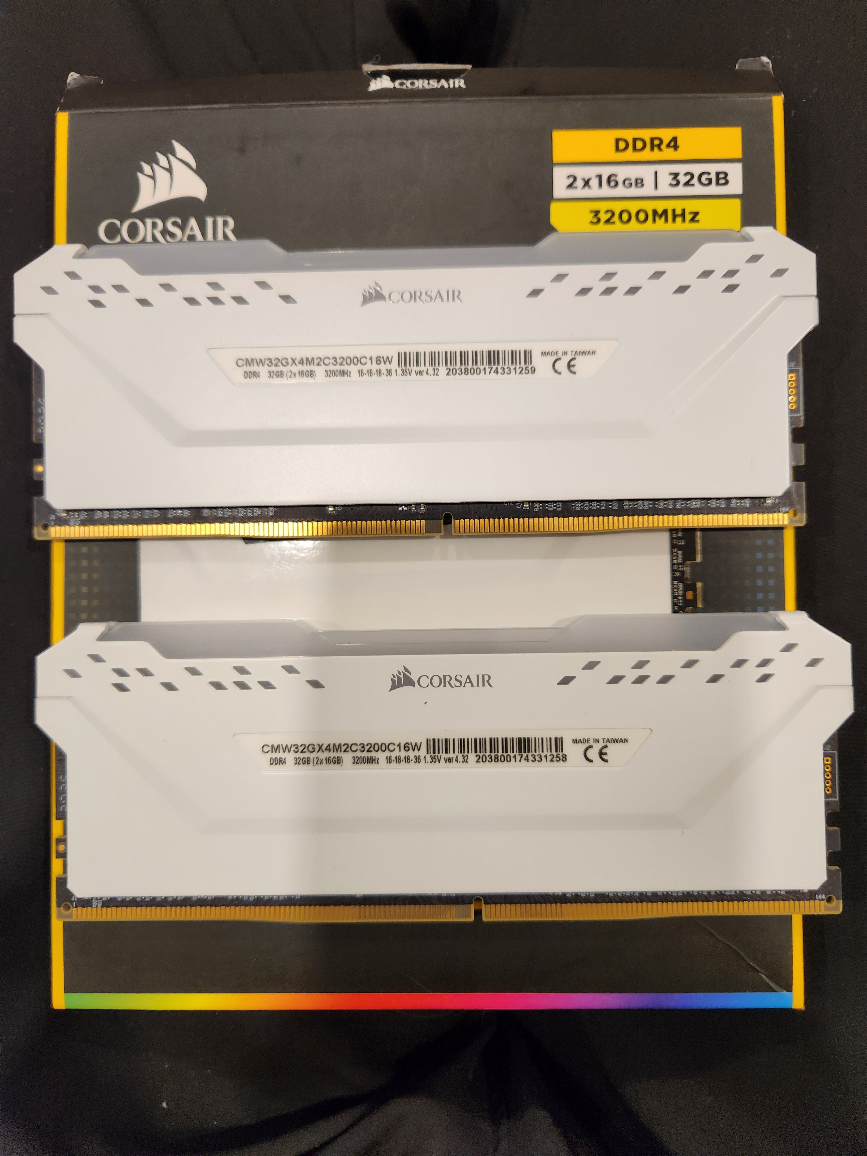 2 x 16 GB 3200 MHz Corsair Vengeance RGB PRO DDR4 32GB WHT - photo 2