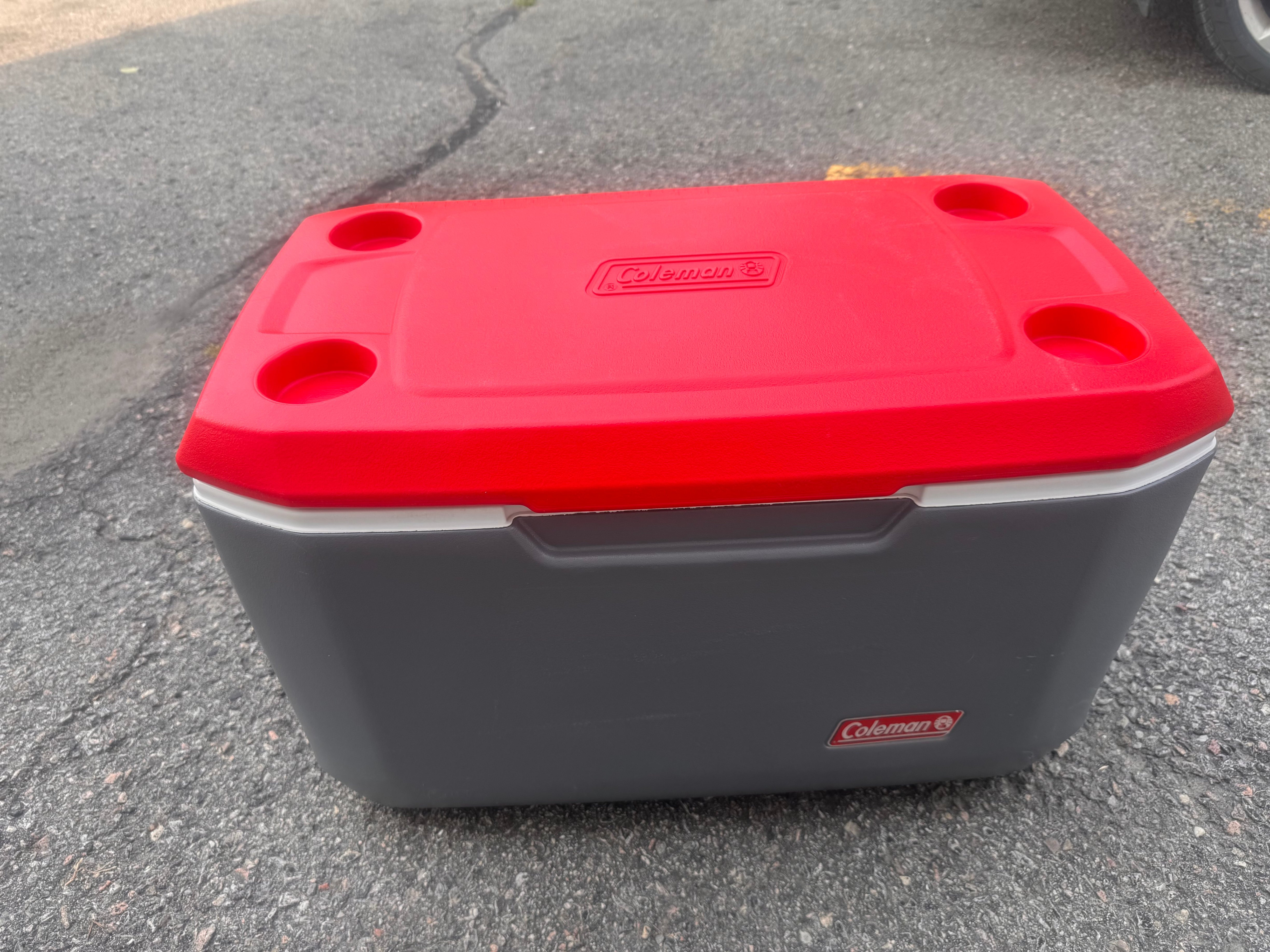 Coleman Xtreme 70-Quart Cooler! - photo 3
