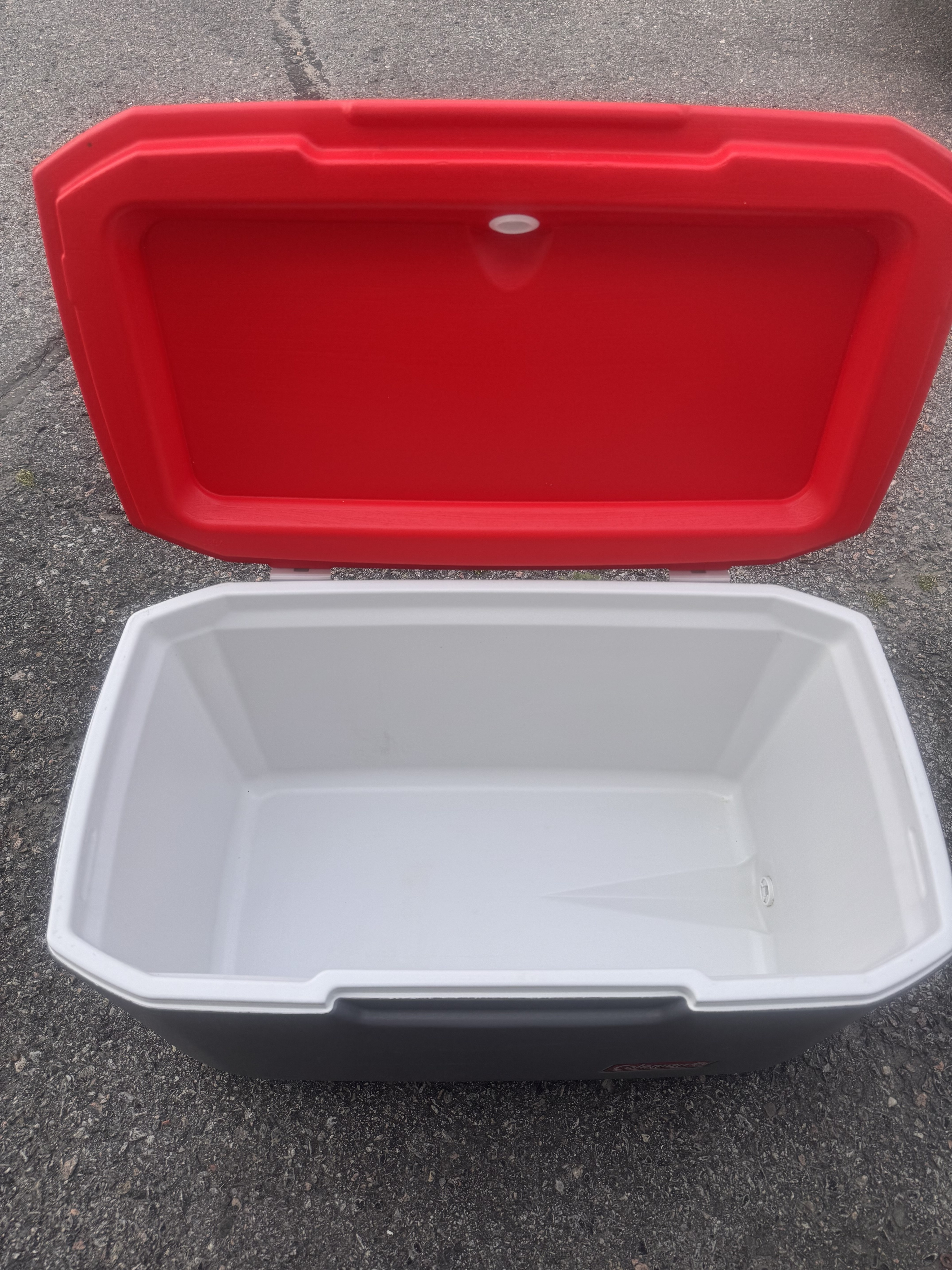 Coleman Xtreme 70-Quart Cooler! - photo 5